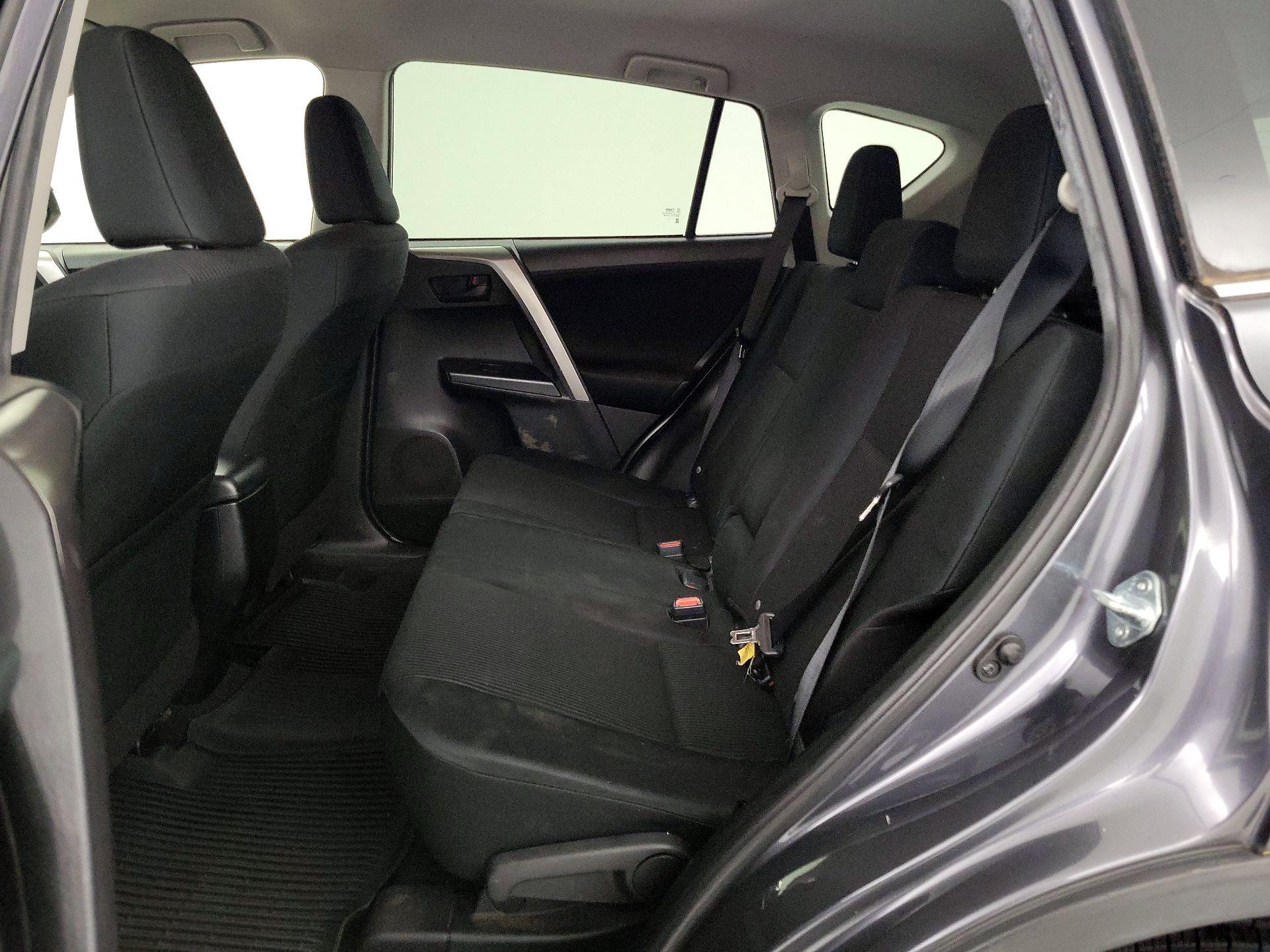 Thumbnail: 2016 Toyota RAV4 - 18