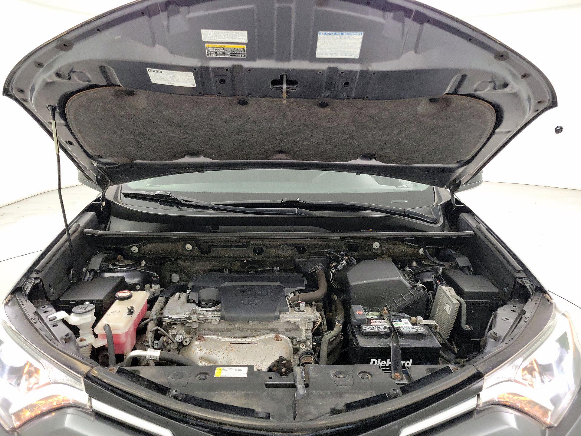 Thumbnail: 2016 Toyota RAV4 - 20