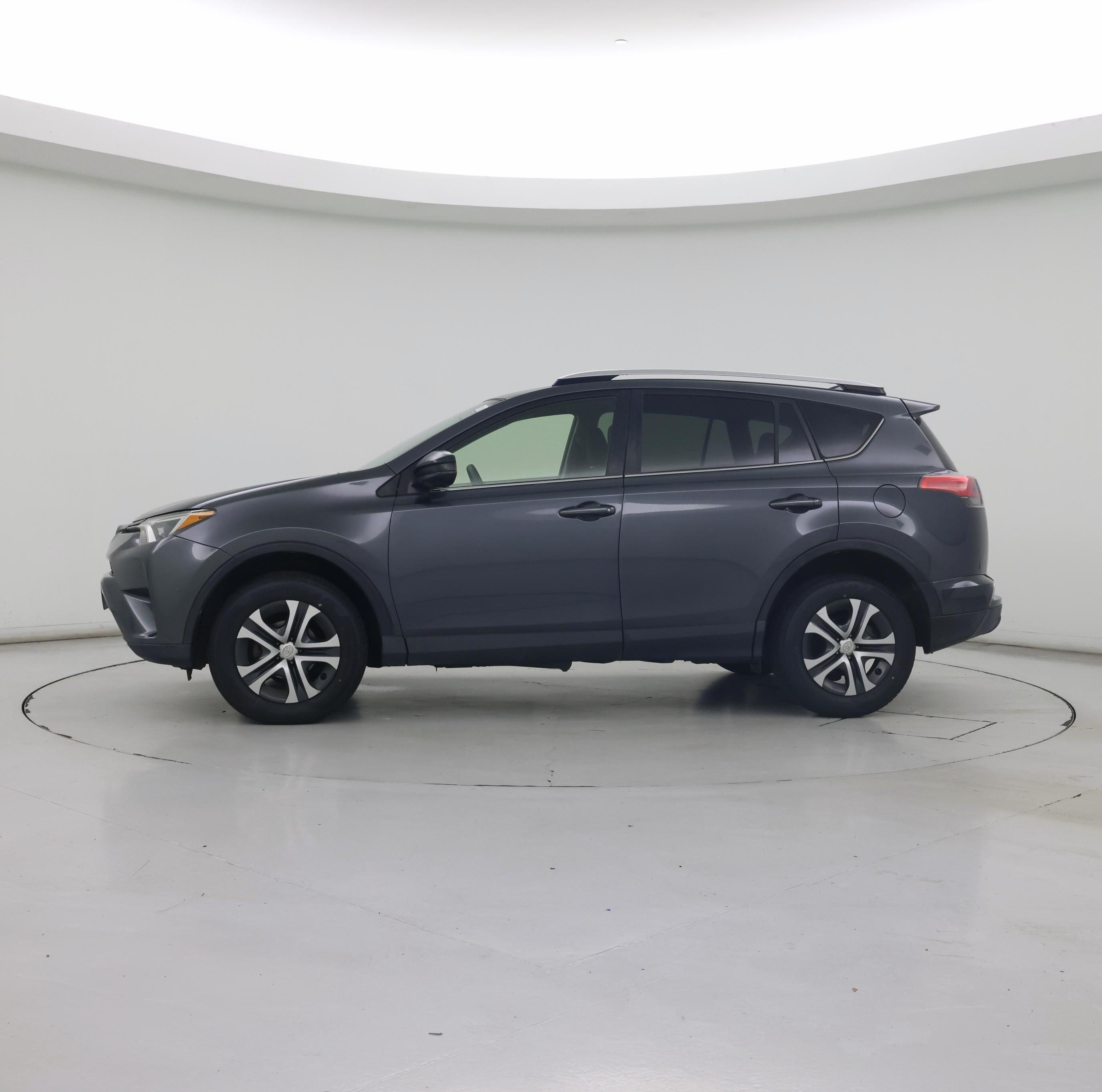 Thumbnail: 2016 Toyota RAV4 - 3