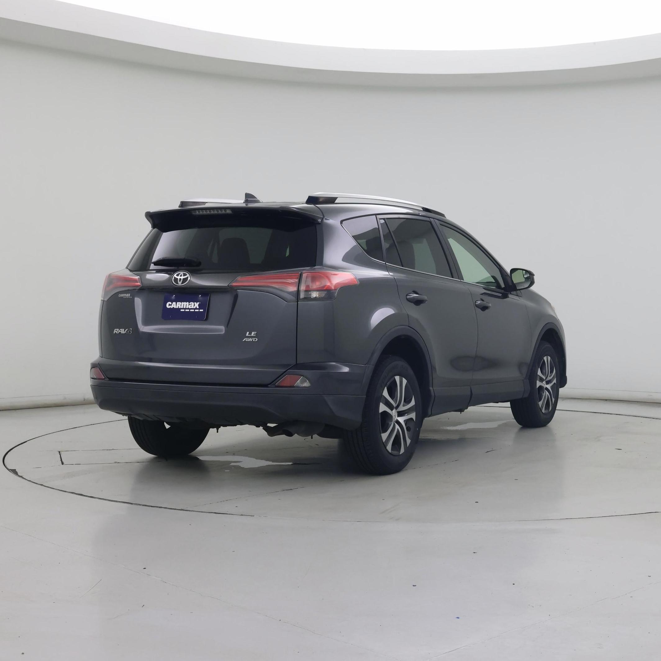 Thumbnail: 2016 Toyota RAV4 - 8