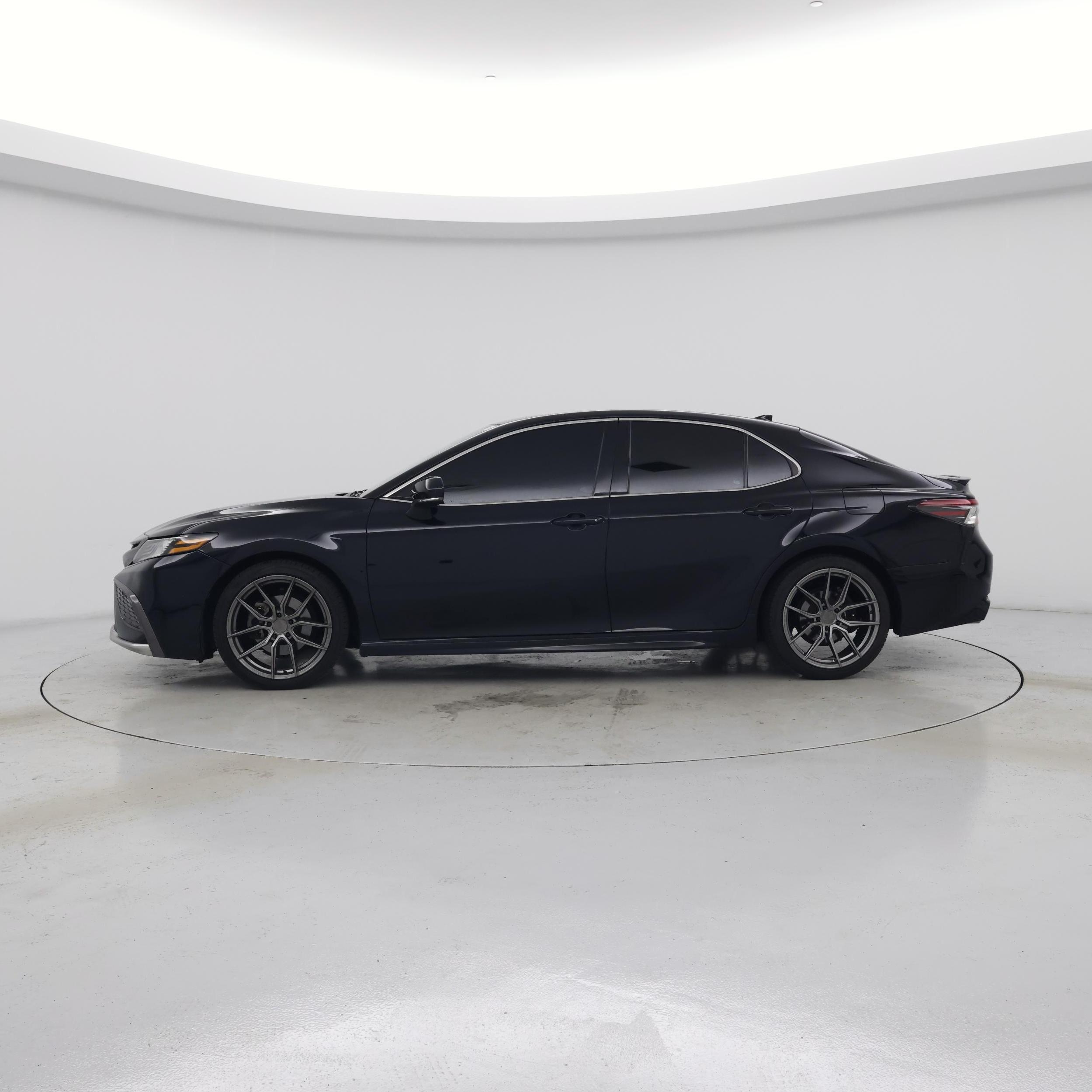 Thumbnail: 2021 Toyota Camry - 3