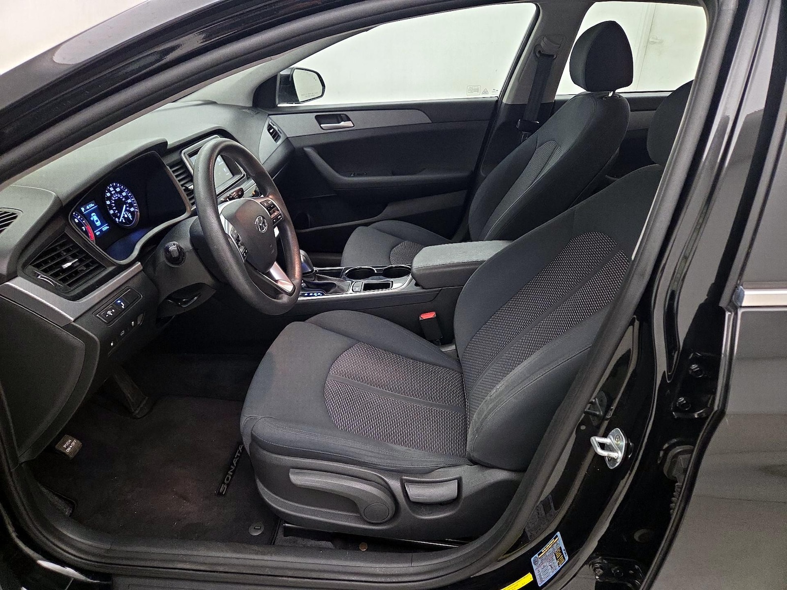 2018 Hyundai Sonata SE - Photo 12