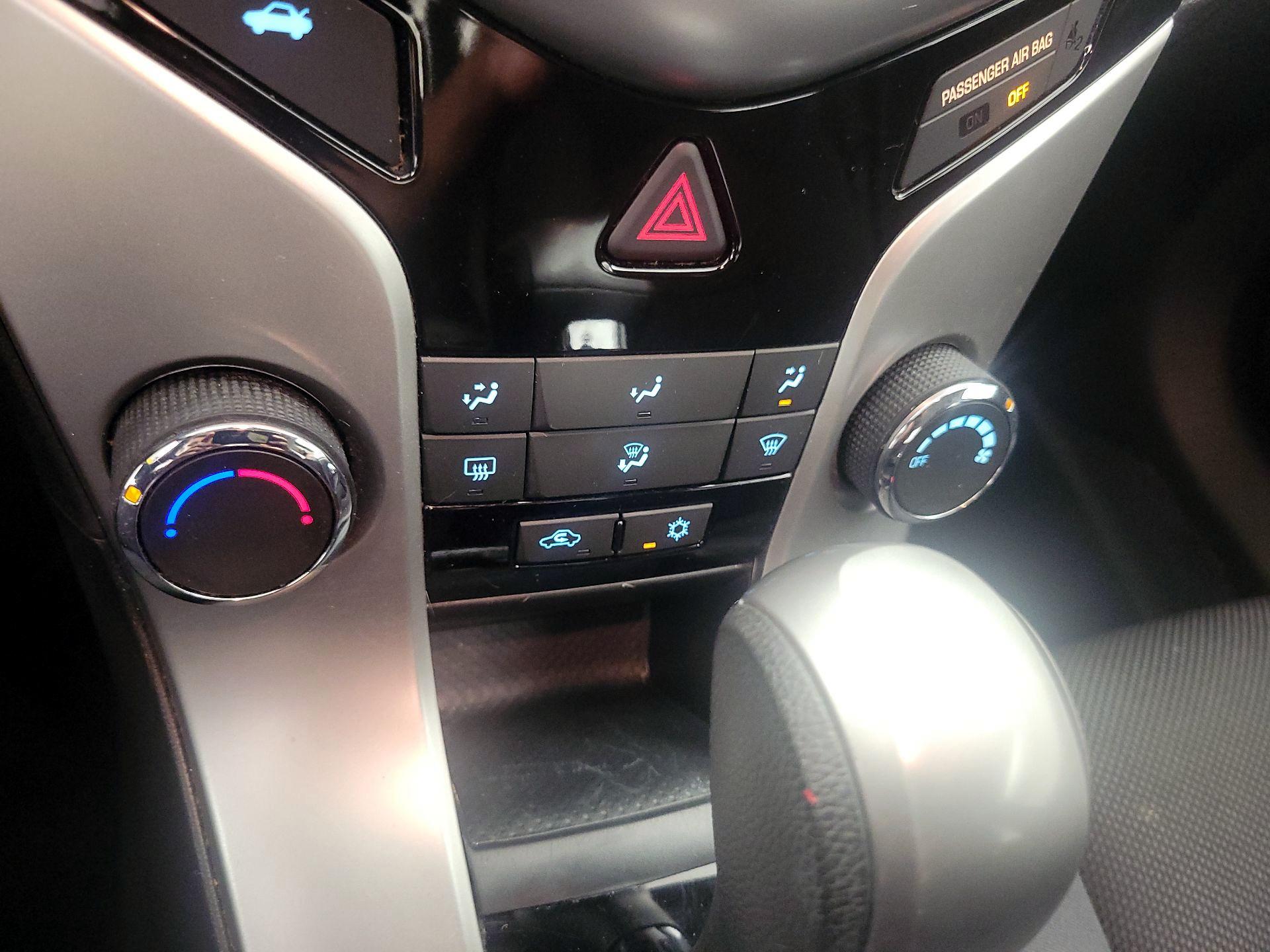 Thumbnail: 2015 Chevrolet Cruze - 16