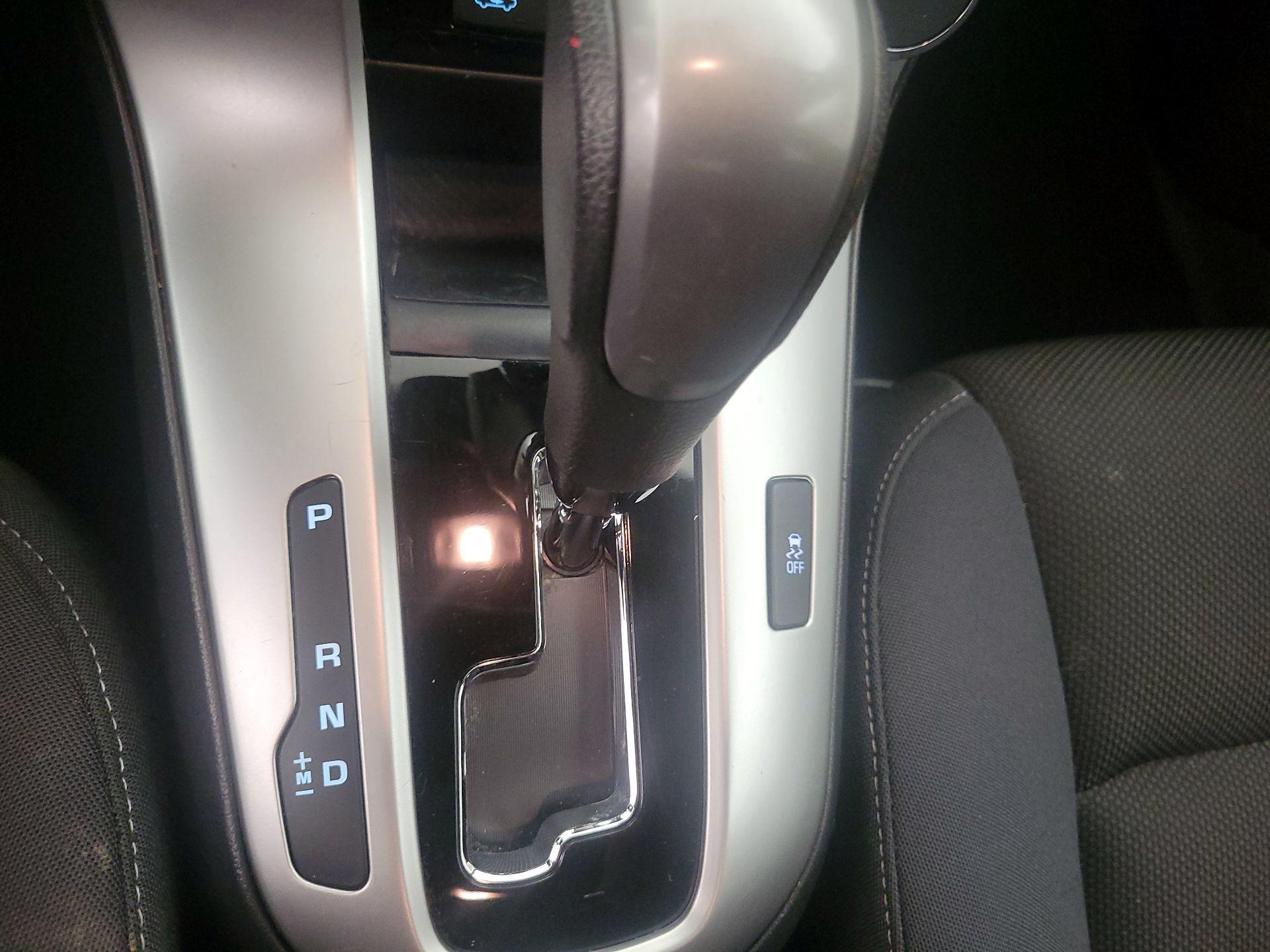 Thumbnail: 2015 Chevrolet Cruze - 17