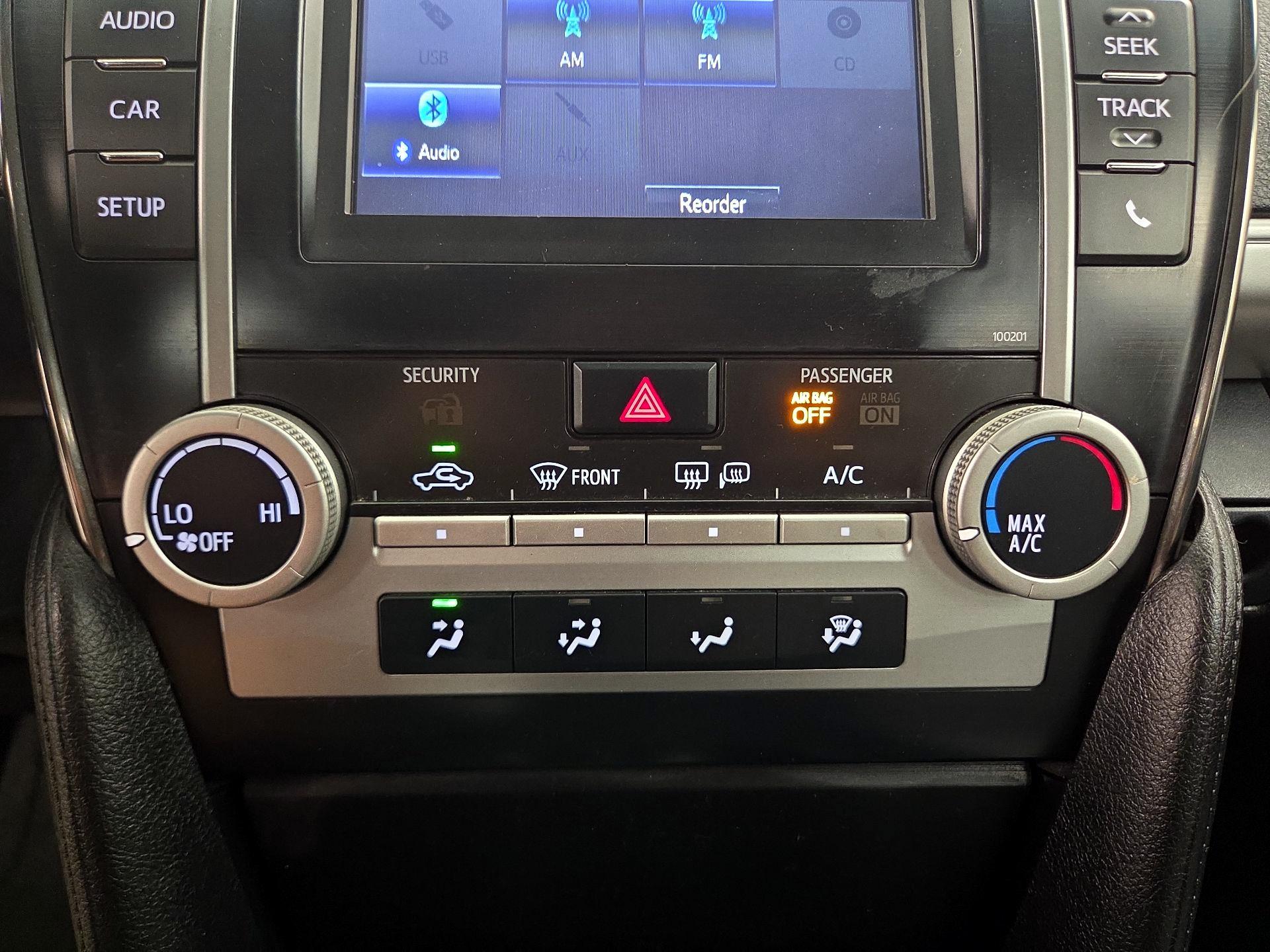 Thumbnail: 2014 Toyota Camry - 16