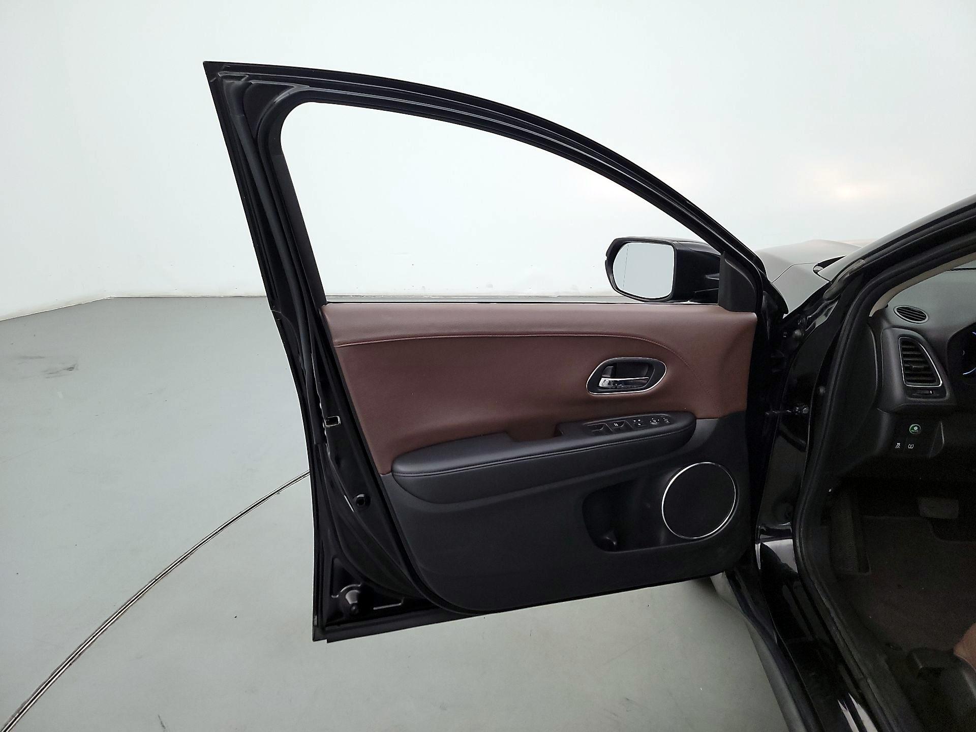 Thumbnail: 2016 Honda HR-V - 12