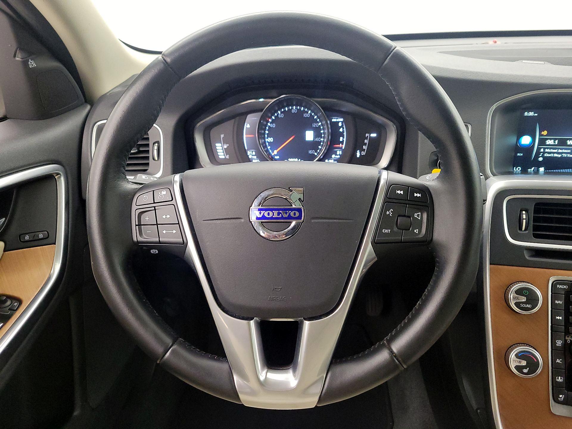 Thumbnail: 2017 Volvo S60 - 10