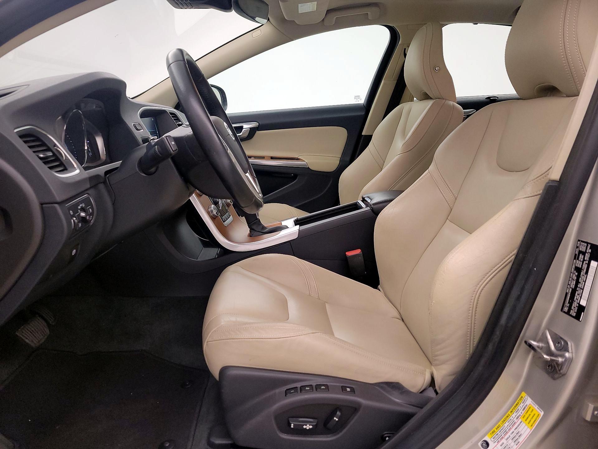 Thumbnail: 2017 Volvo S60 - 11