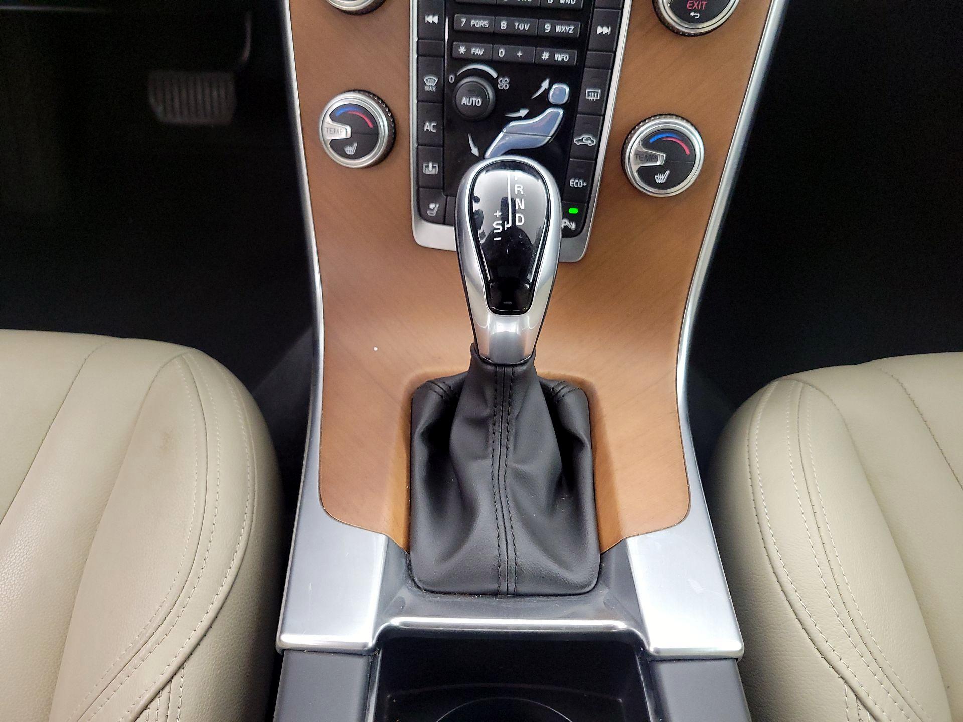 Thumbnail: 2017 Volvo S60 - 18