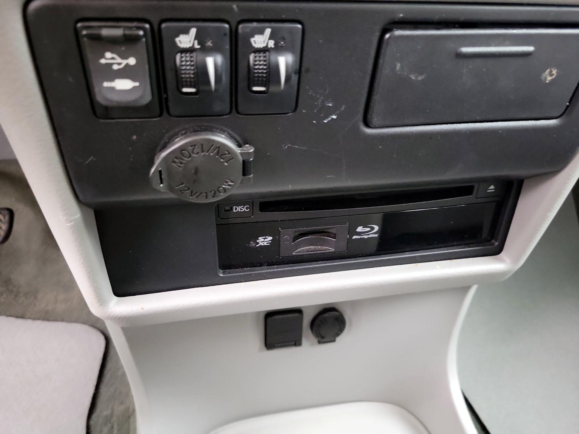 Thumbnail: 2015 Toyota Sienna - 18
