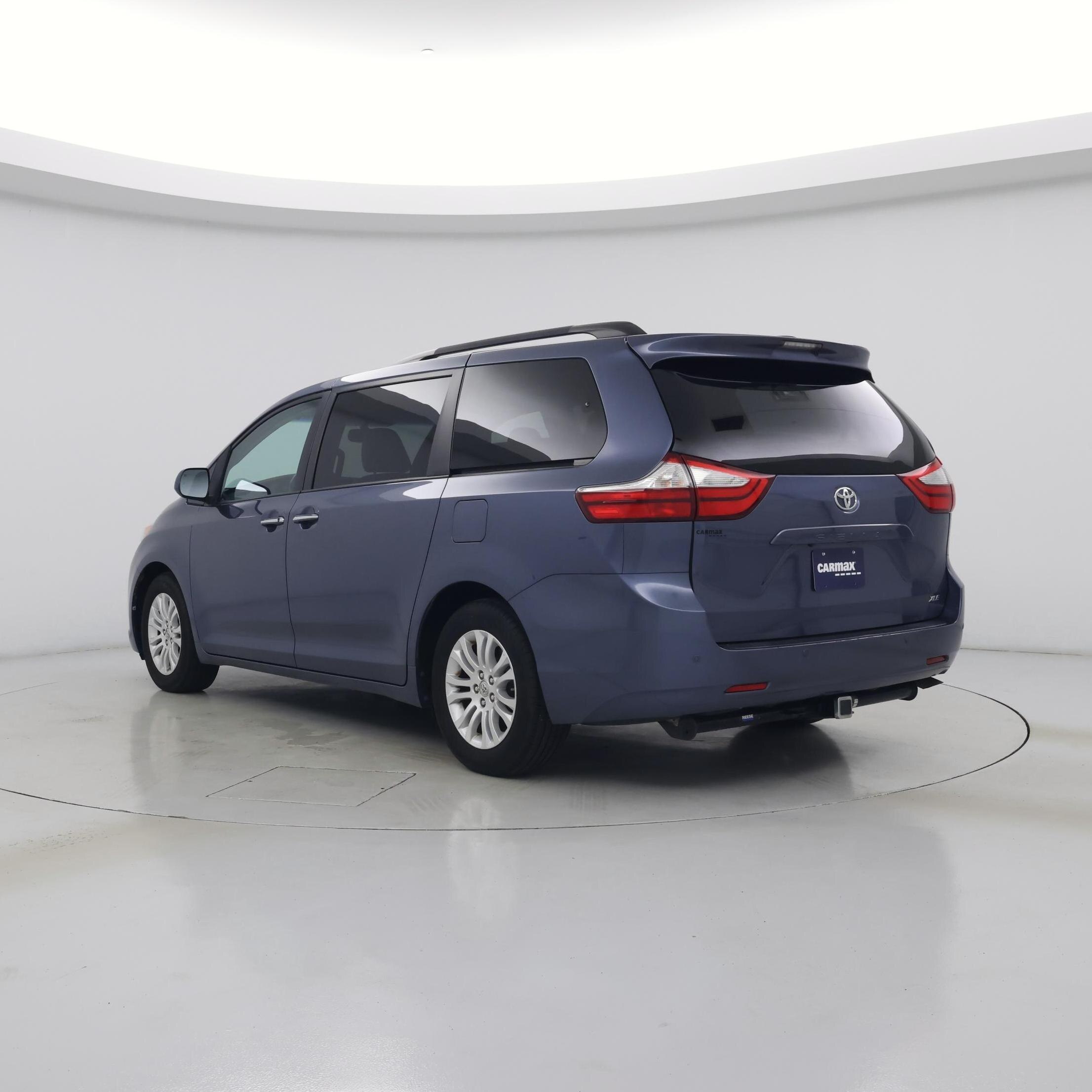Thumbnail: 2015 Toyota Sienna - 2