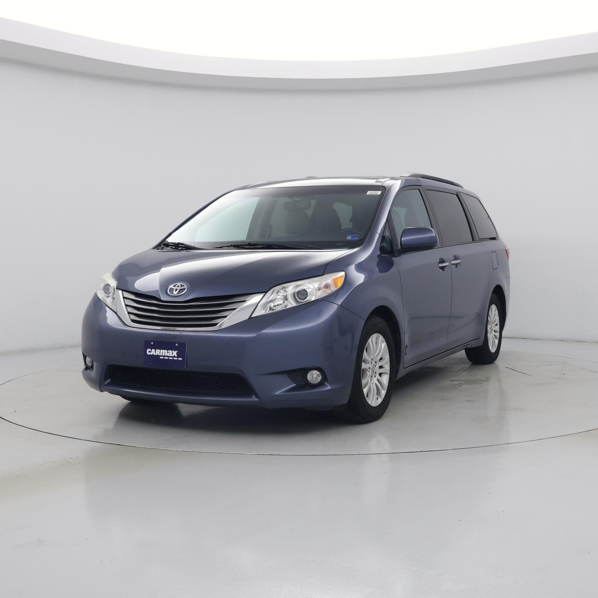 Thumbnail: 2015 Toyota Sienna - 4