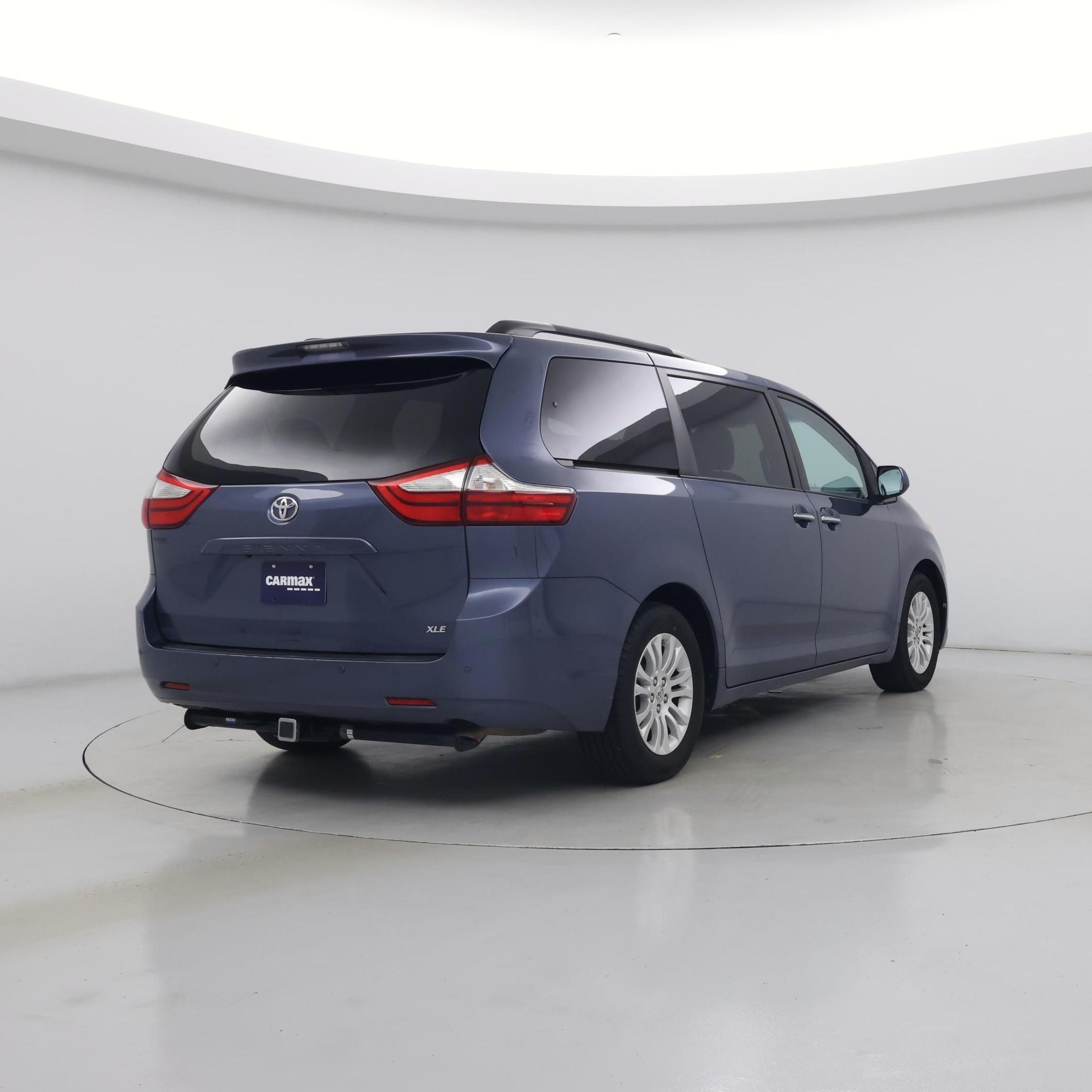 Thumbnail: 2015 Toyota Sienna - 8