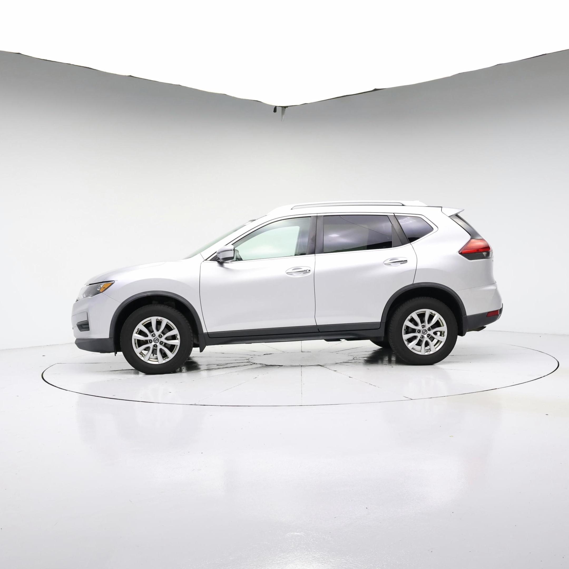 Thumbnail: 2017 Nissan Rogue - 3