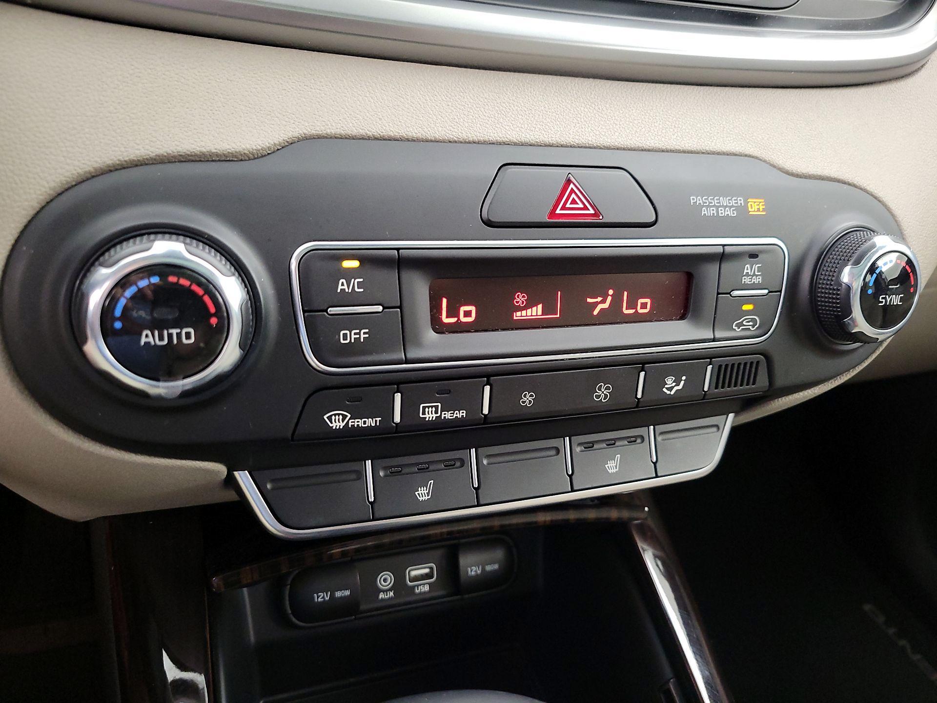 Thumbnail: 2020 Kia Sorento - 16