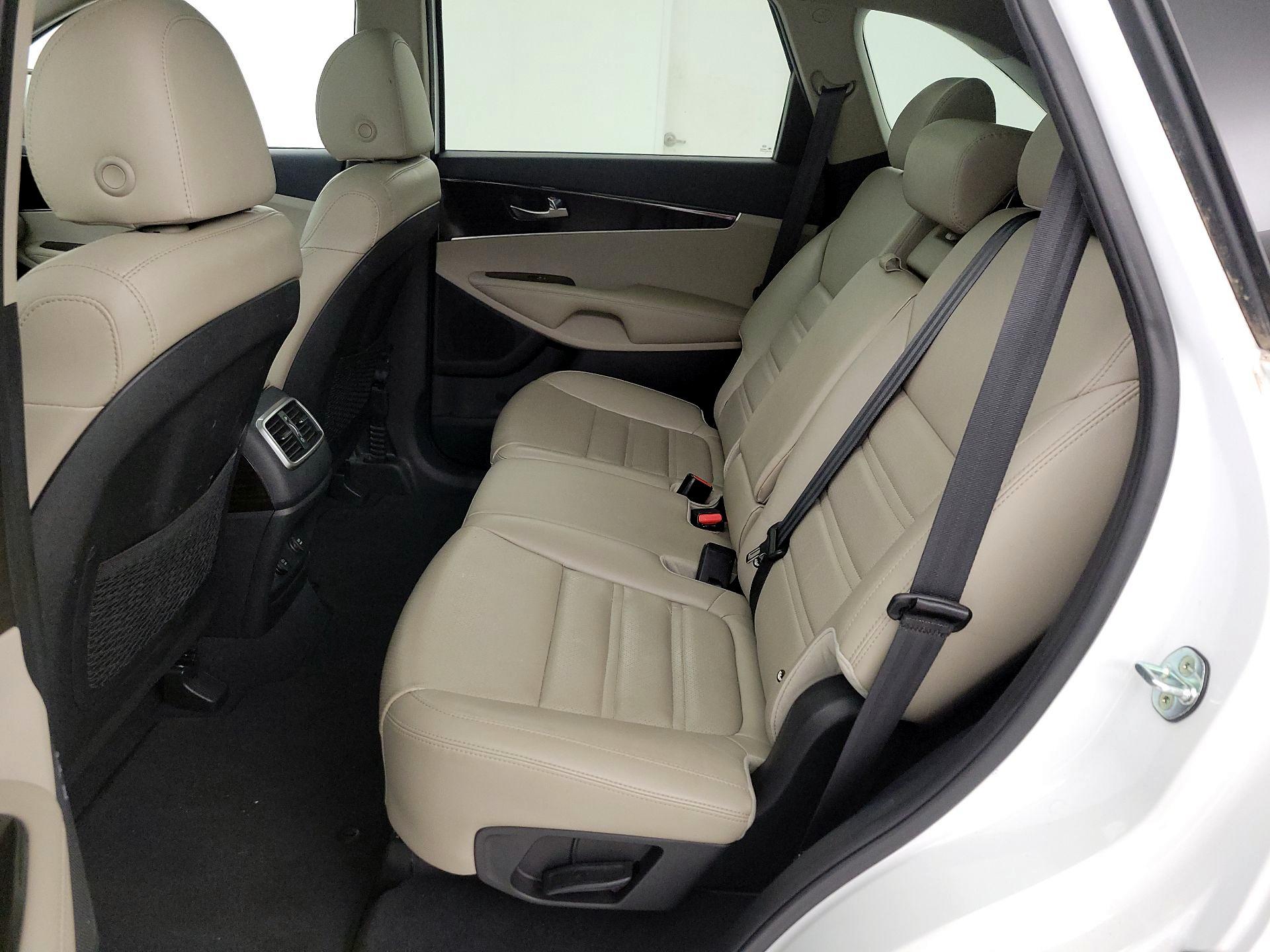 Thumbnail: 2020 Kia Sorento - 20