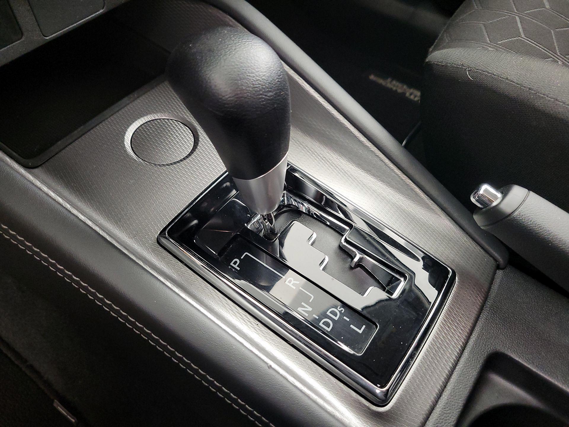 Thumbnail: 2020 Mitsubishi Outlander Sport - 16
