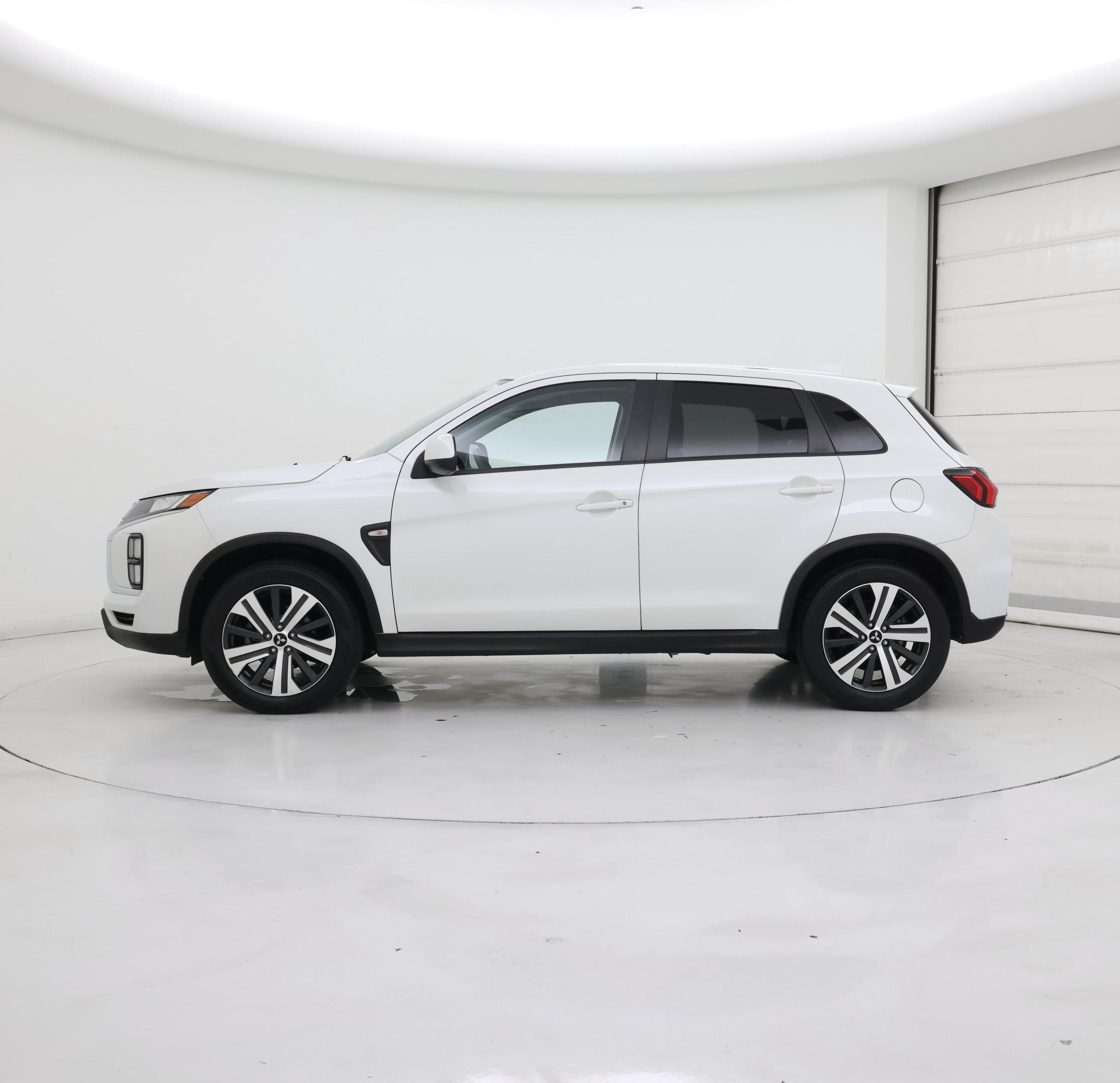 Thumbnail: 2020 Mitsubishi Outlander Sport - 3