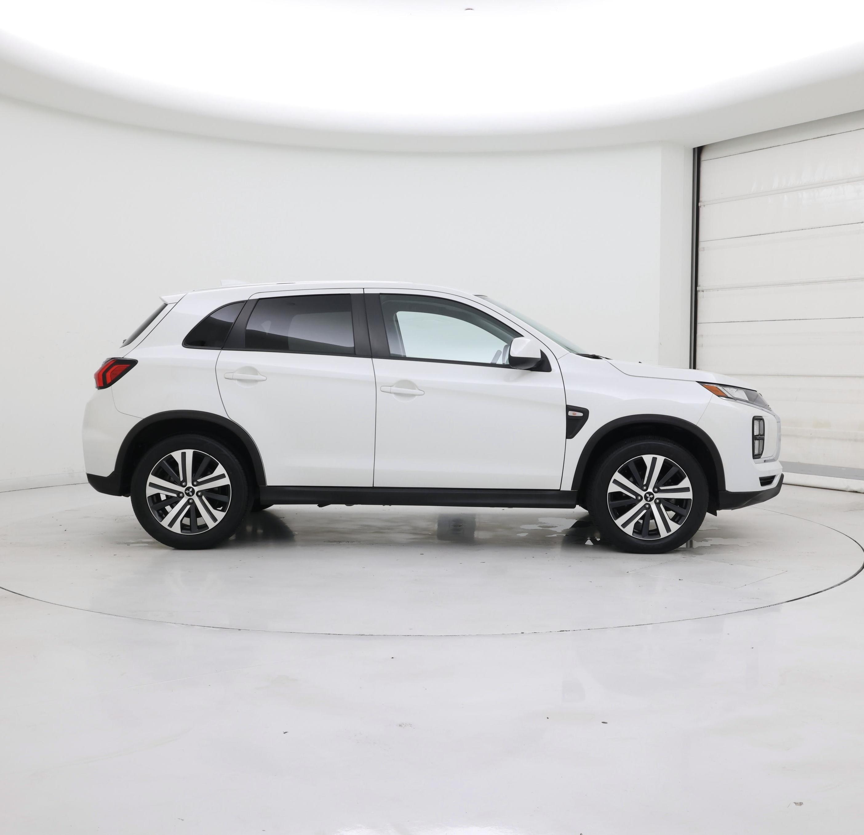 Thumbnail: 2020 Mitsubishi Outlander Sport - 7