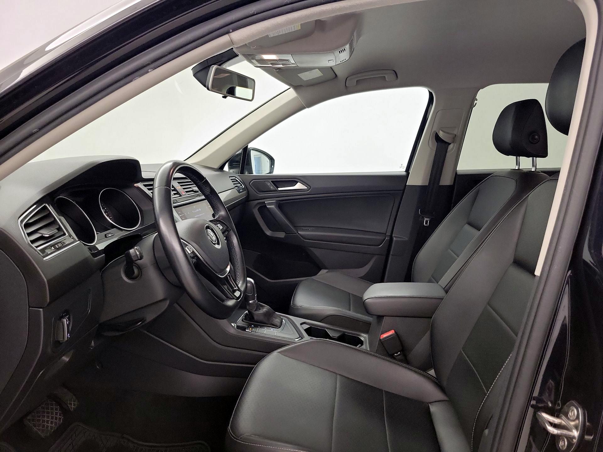Thumbnail: 2019 Volkswagen Tiguan - 11
