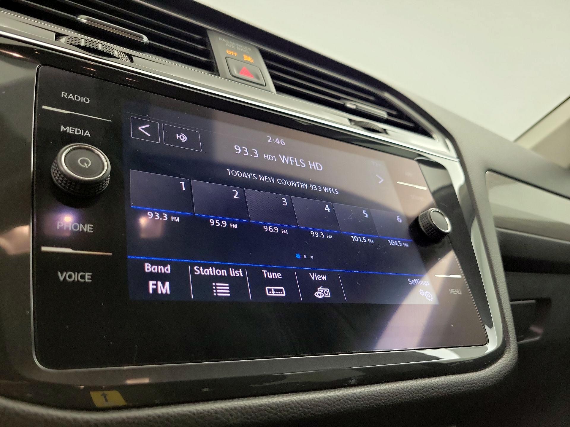 Thumbnail: 2019 Volkswagen Tiguan - 15