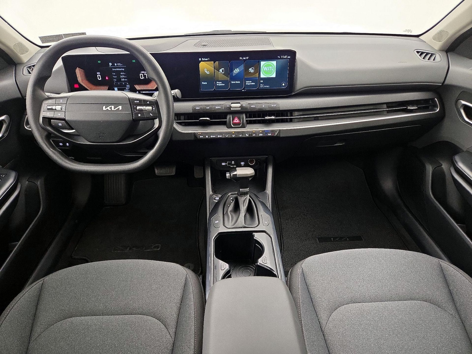2025 Kia K4 LXS - Photo 10