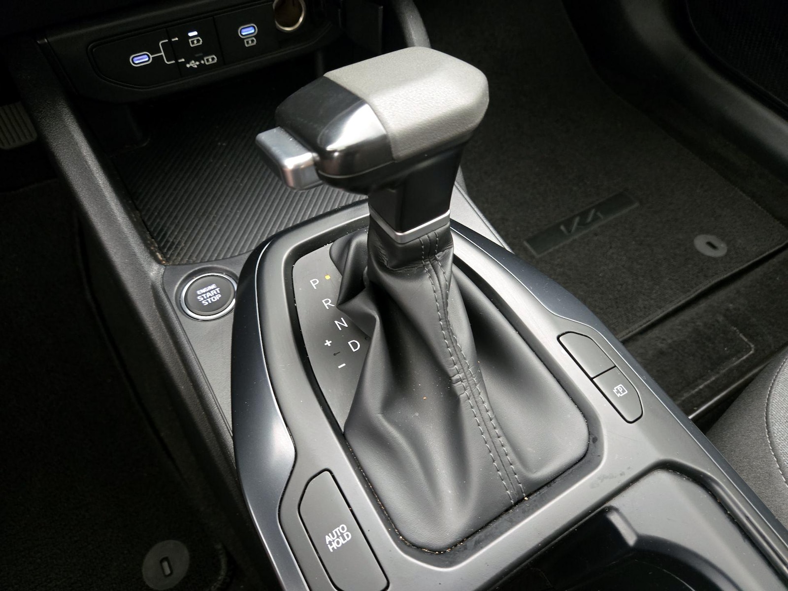 2025 Kia K4 LXS - Photo 18