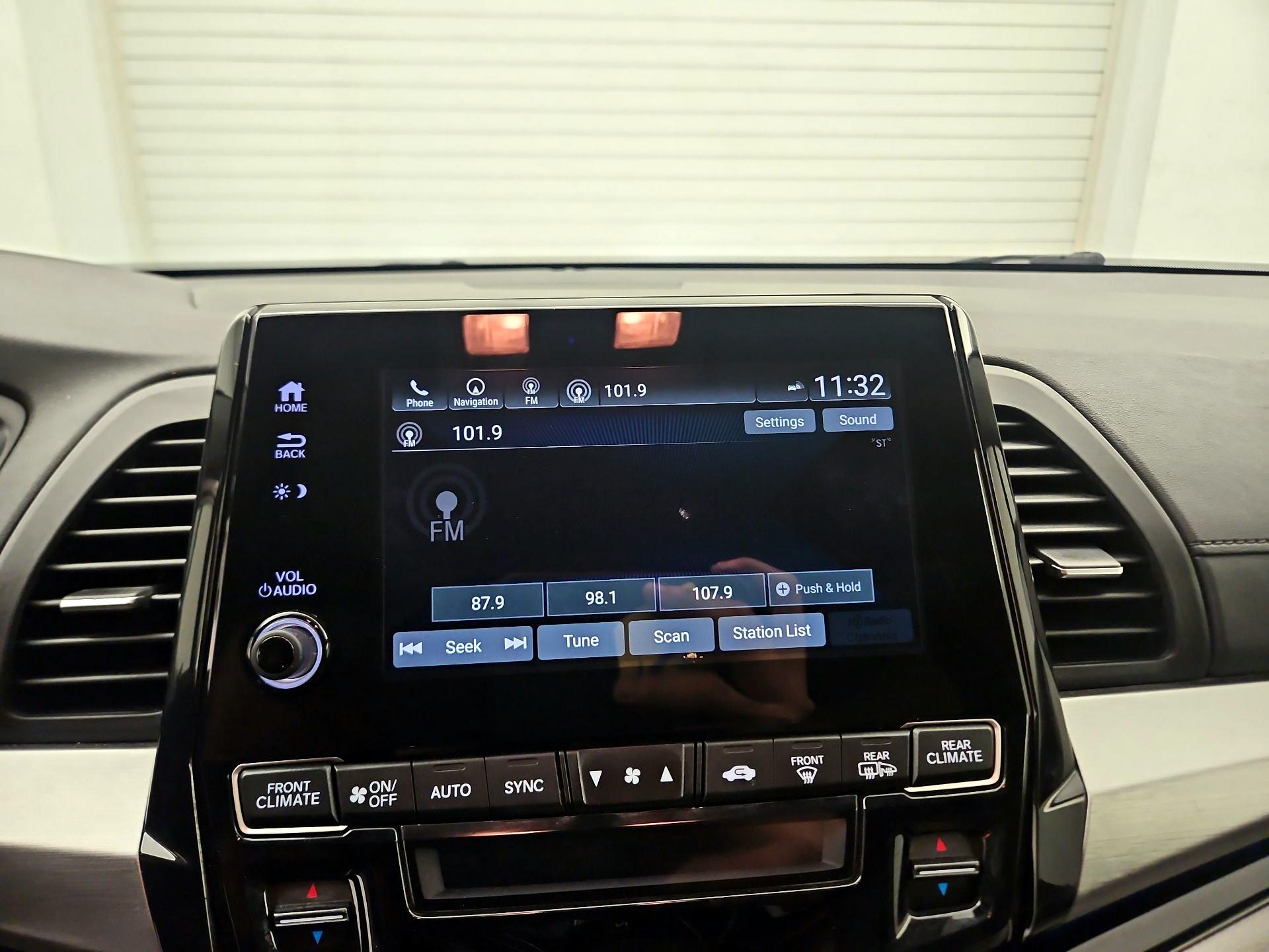 Thumbnail: 2019 Honda Odyssey - 15