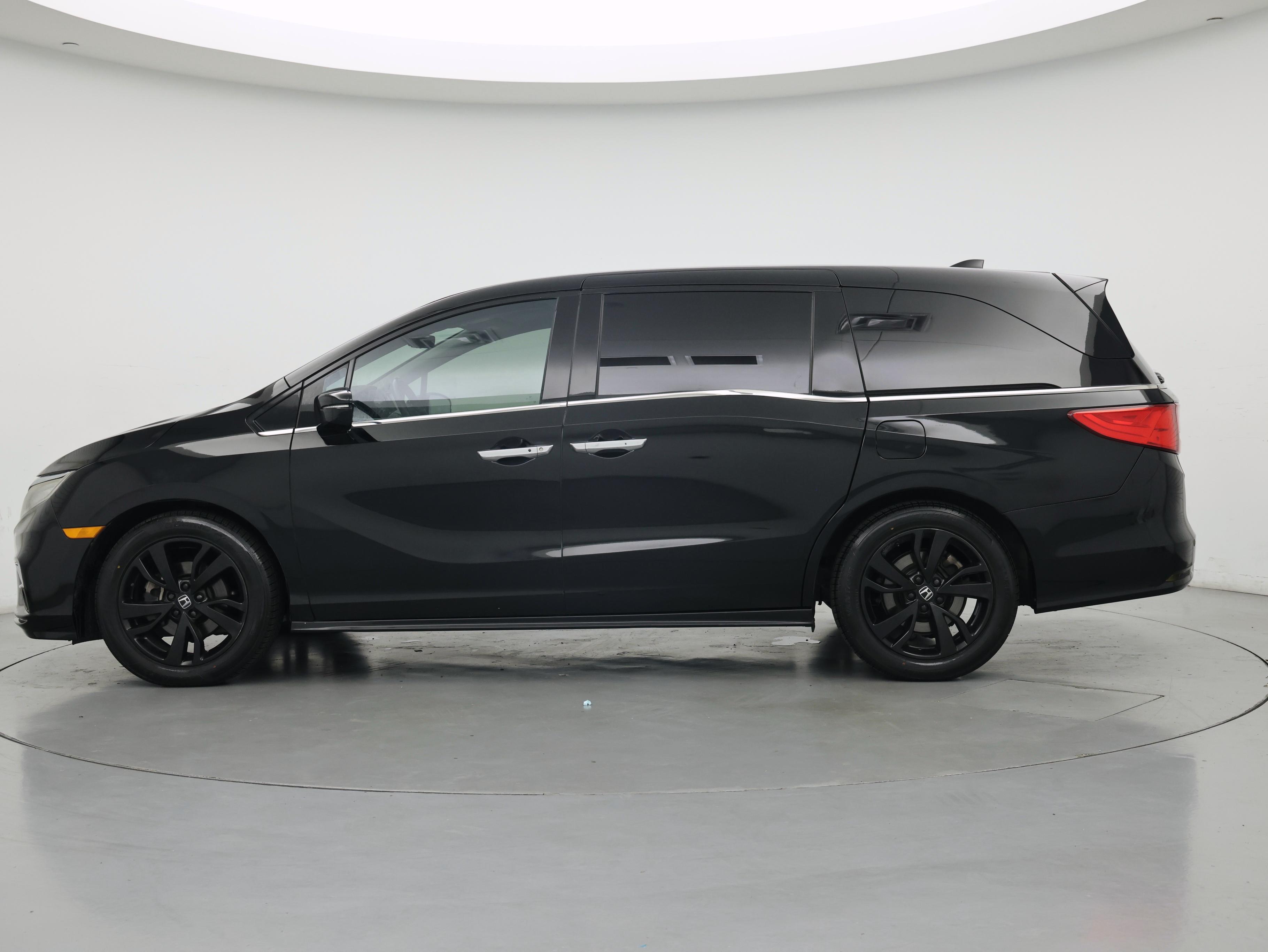Thumbnail: 2019 Honda Odyssey - 3