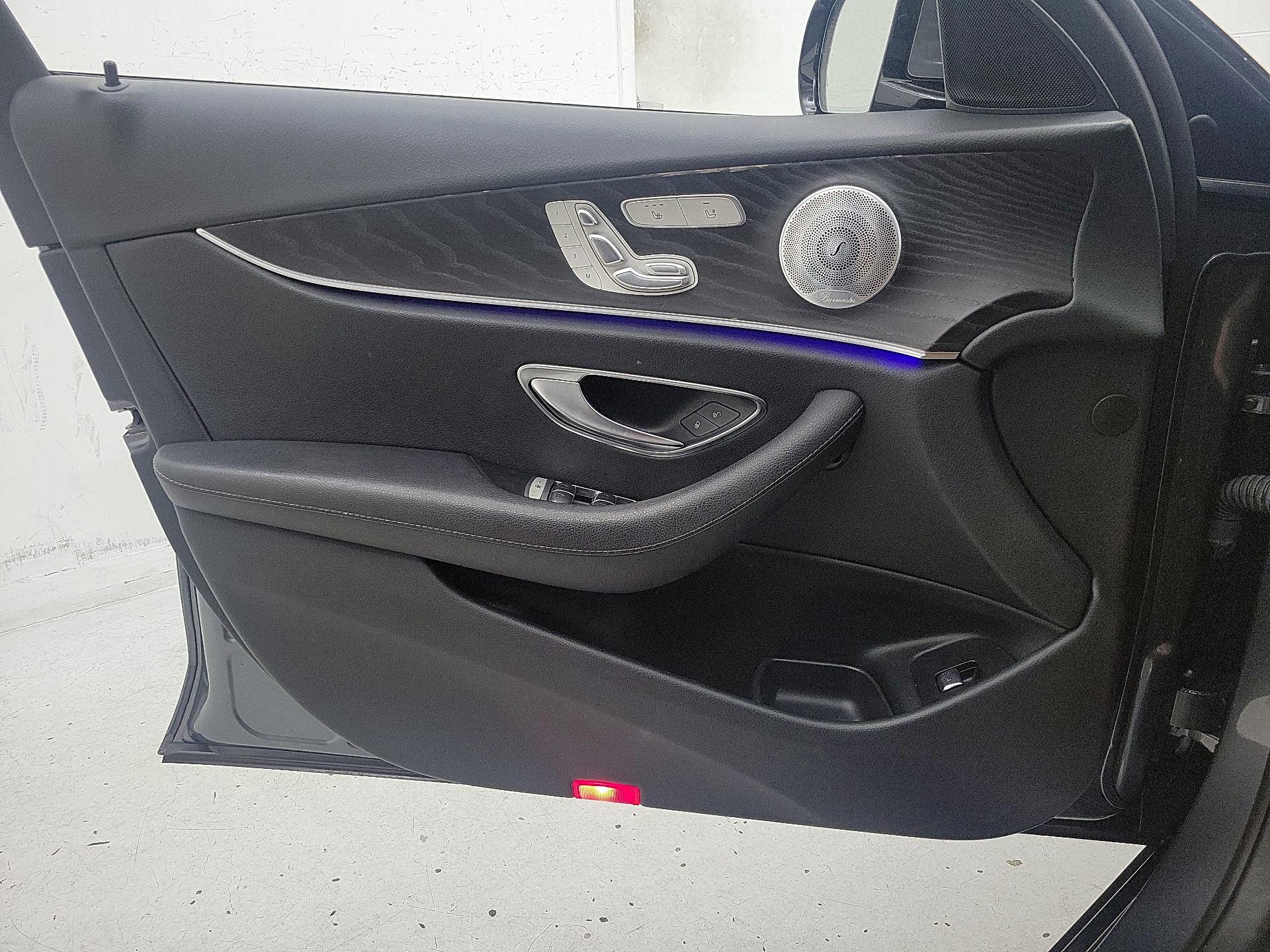 Thumbnail: 2020 Mercedes-Benz E-Class - 12