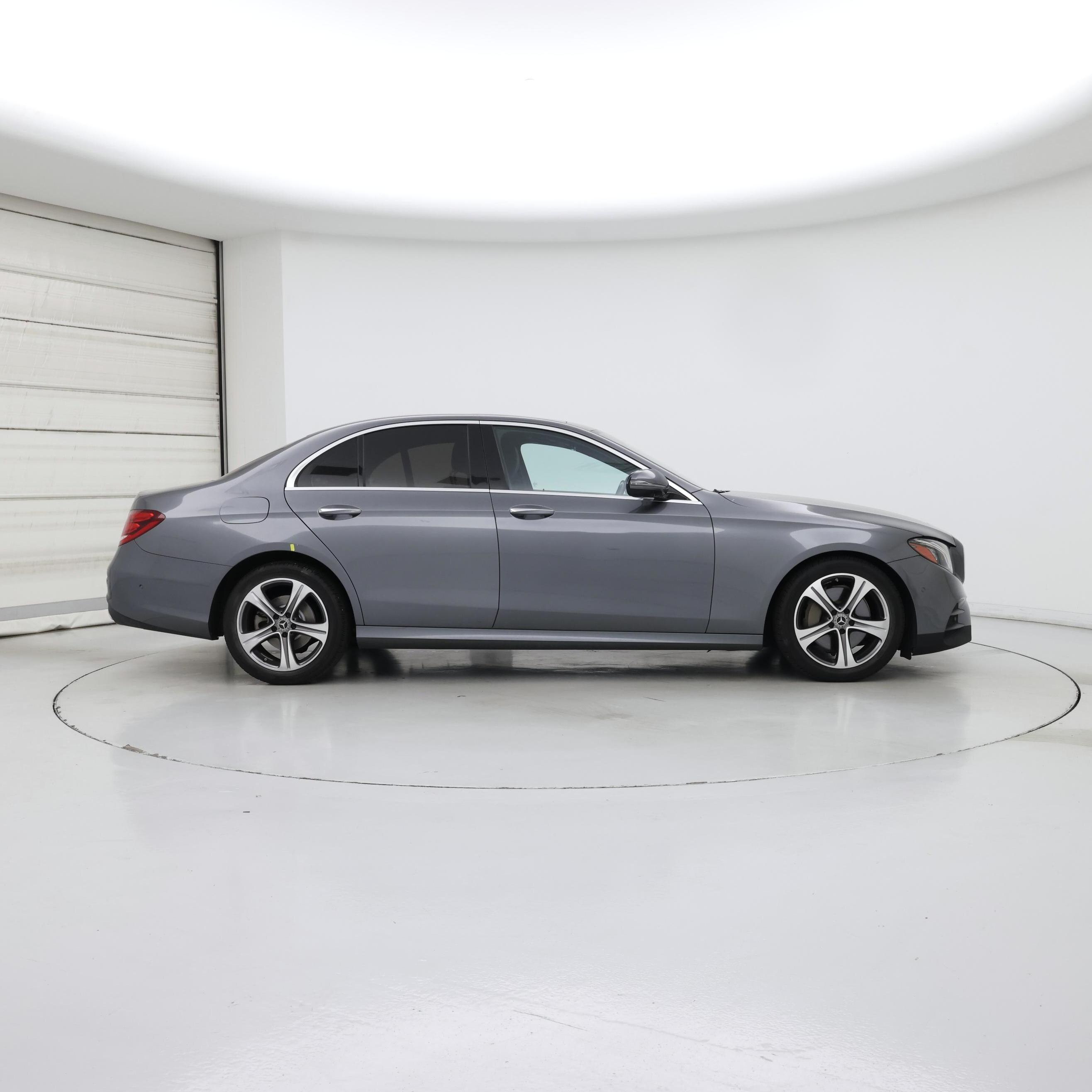 Thumbnail: 2020 Mercedes-Benz E-Class - 7