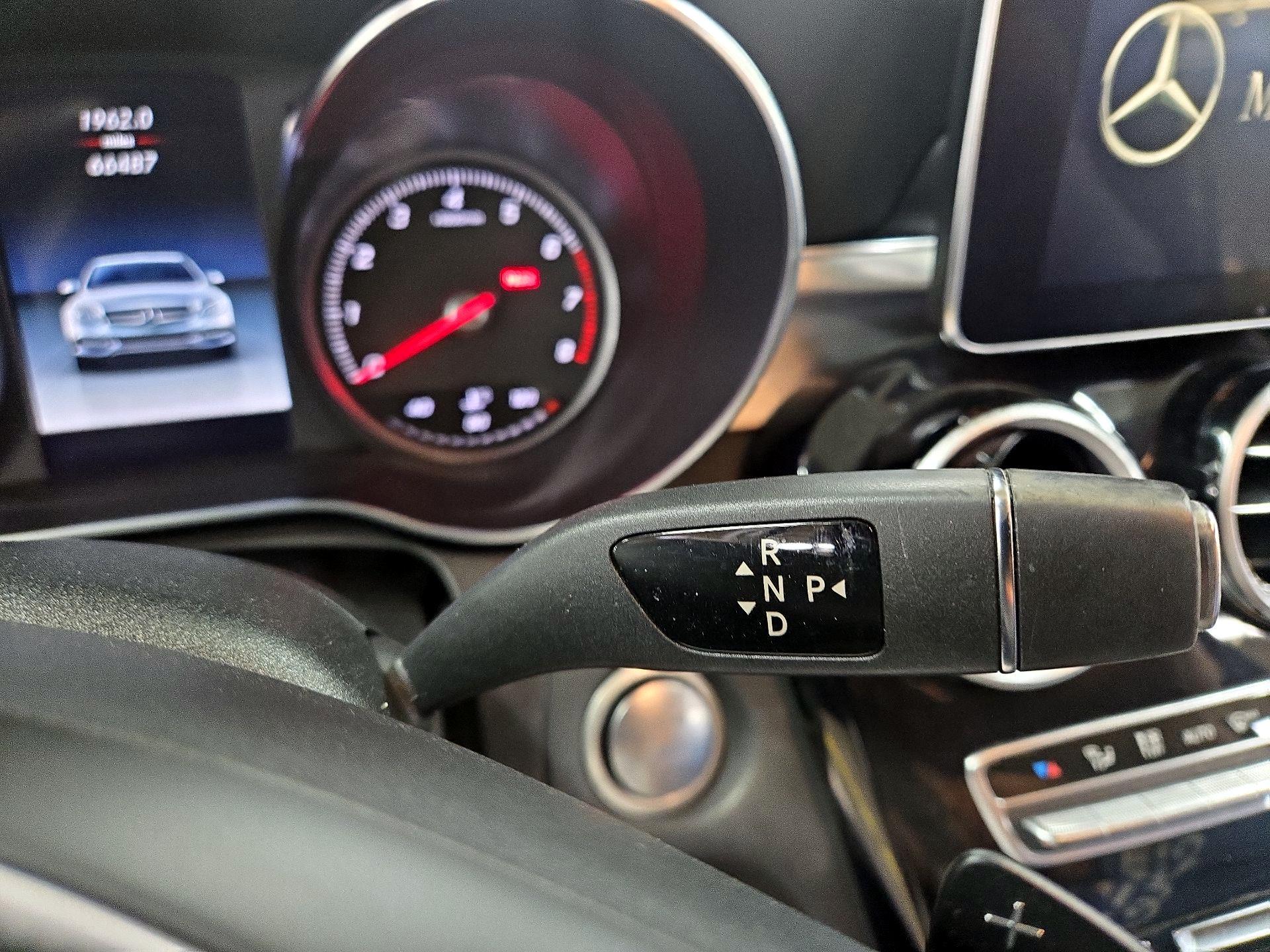 Thumbnail: 2016 Mercedes-Benz C-Class - 18