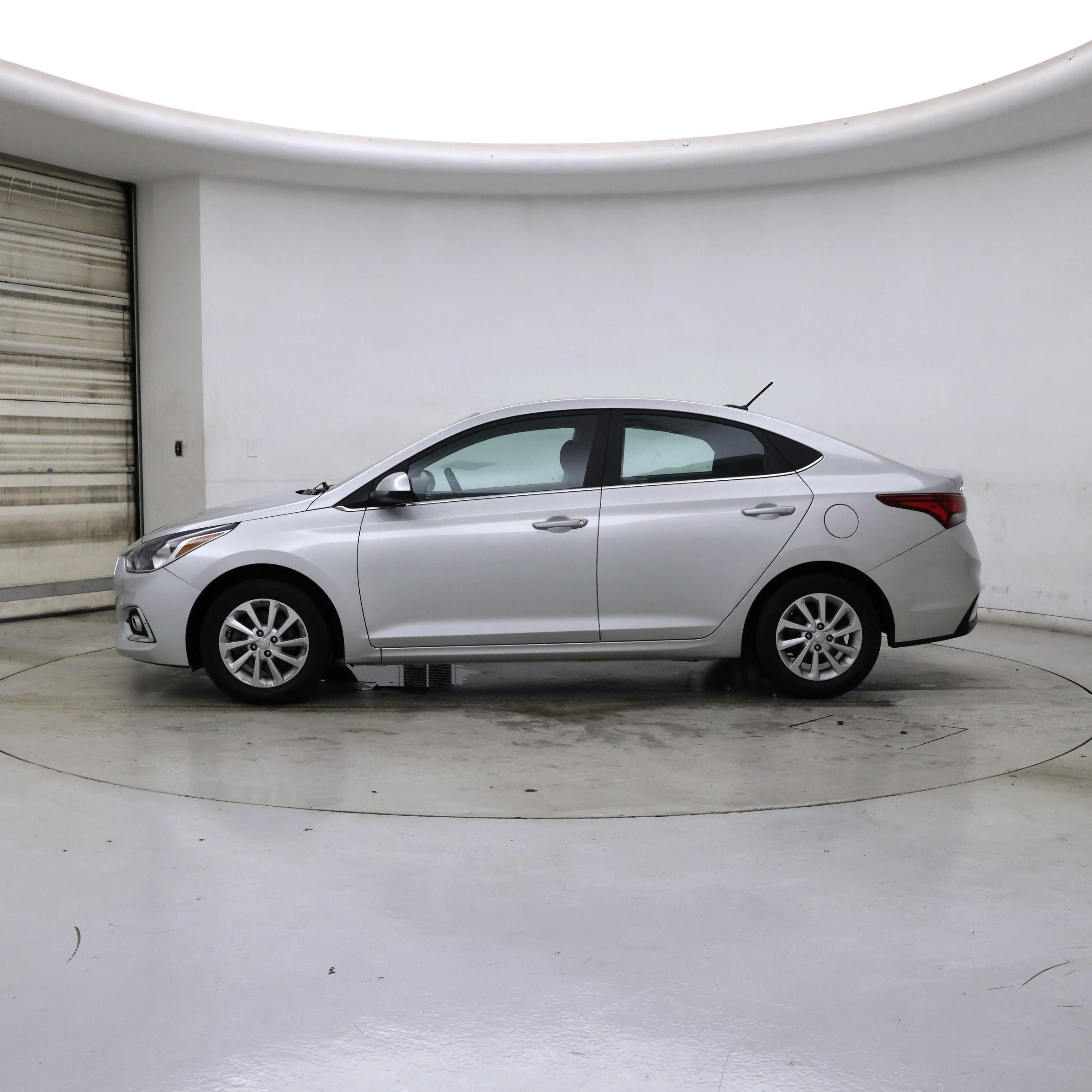 Thumbnail: 2022 Hyundai Accent - 3