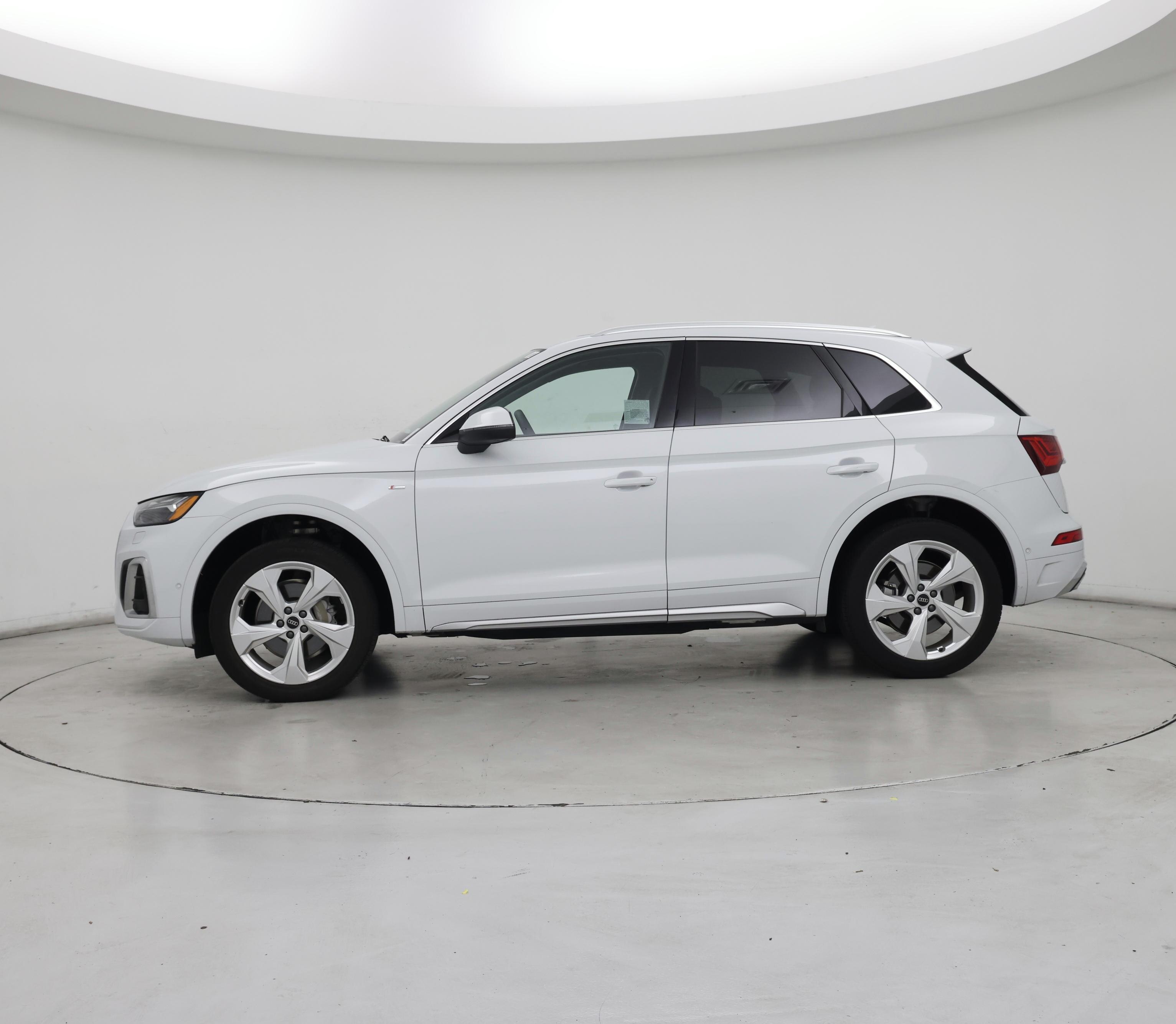 Thumbnail: 2023 Audi Q5 - 3
