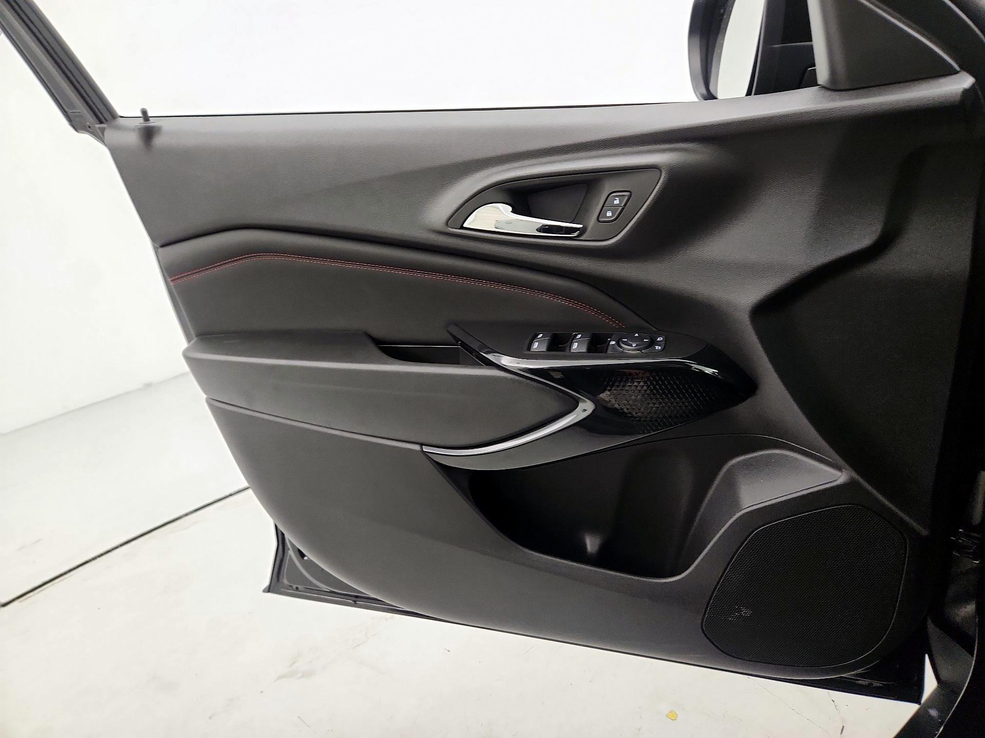 Thumbnail: 2025 Chevrolet Trax - 12