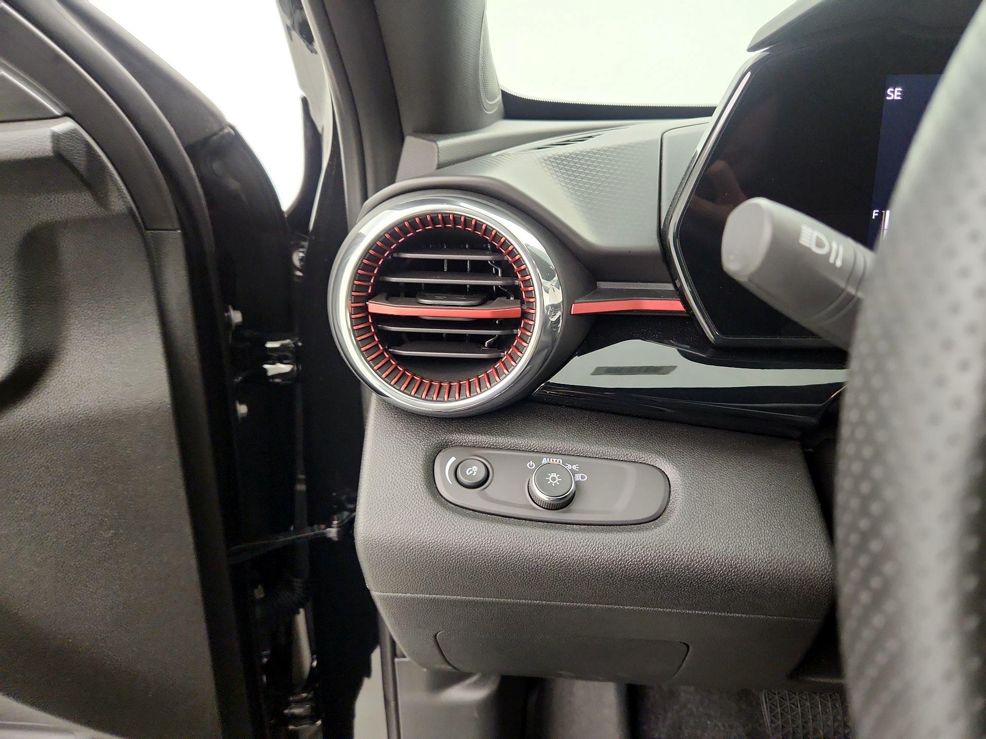Thumbnail: 2025 Chevrolet Trax - 13