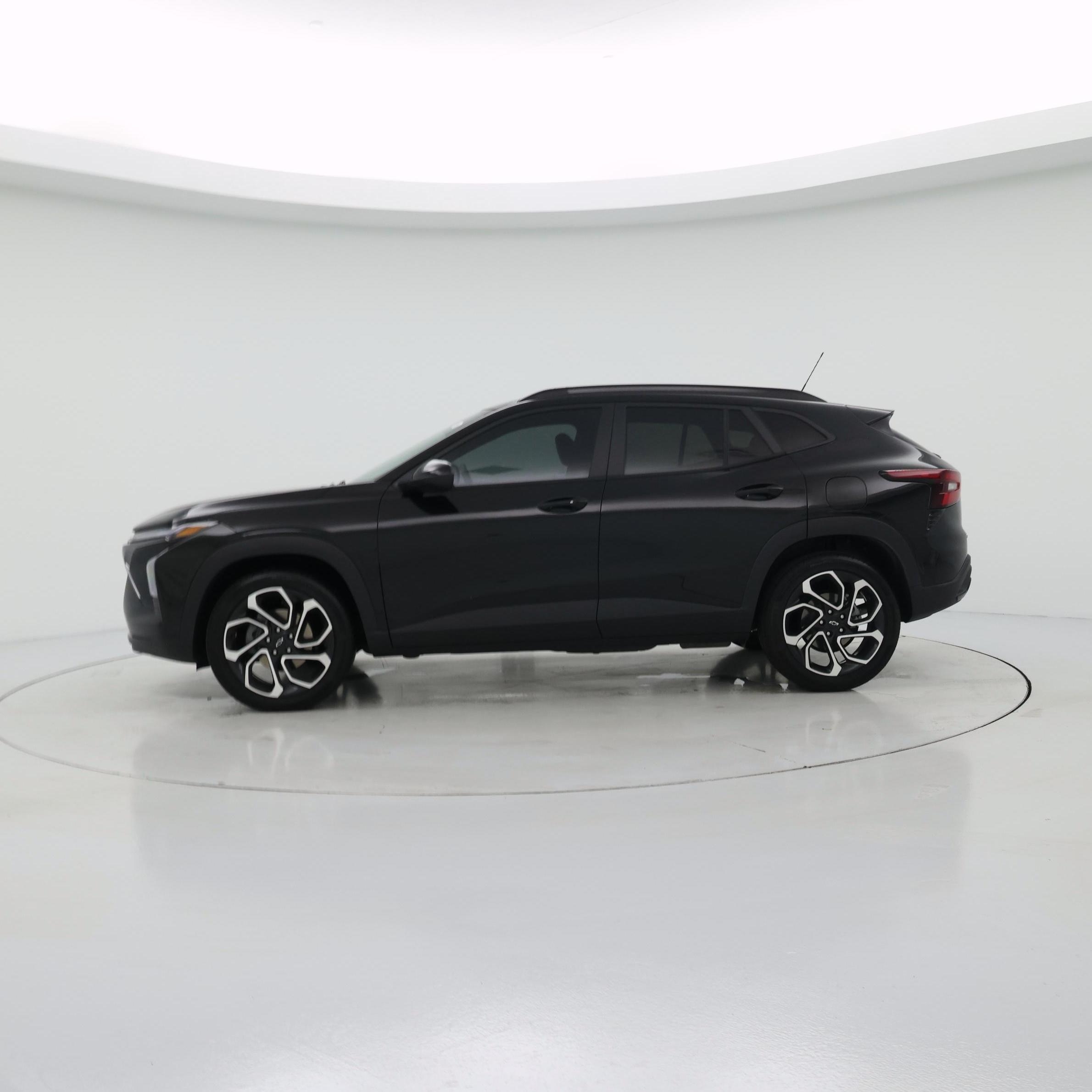 Thumbnail: 2025 Chevrolet Trax - 3