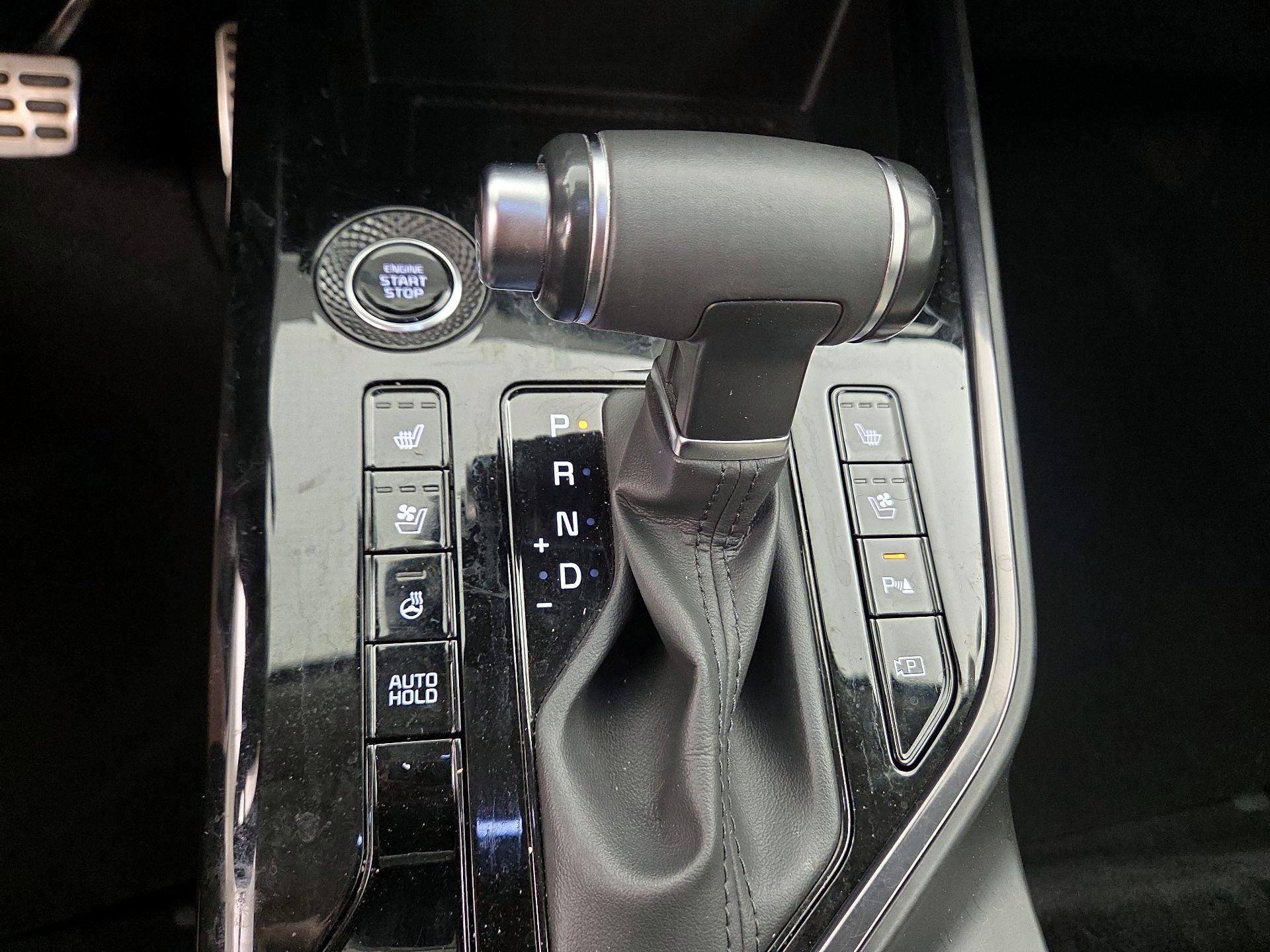 Thumbnail: 2023 Kia Niro - 18