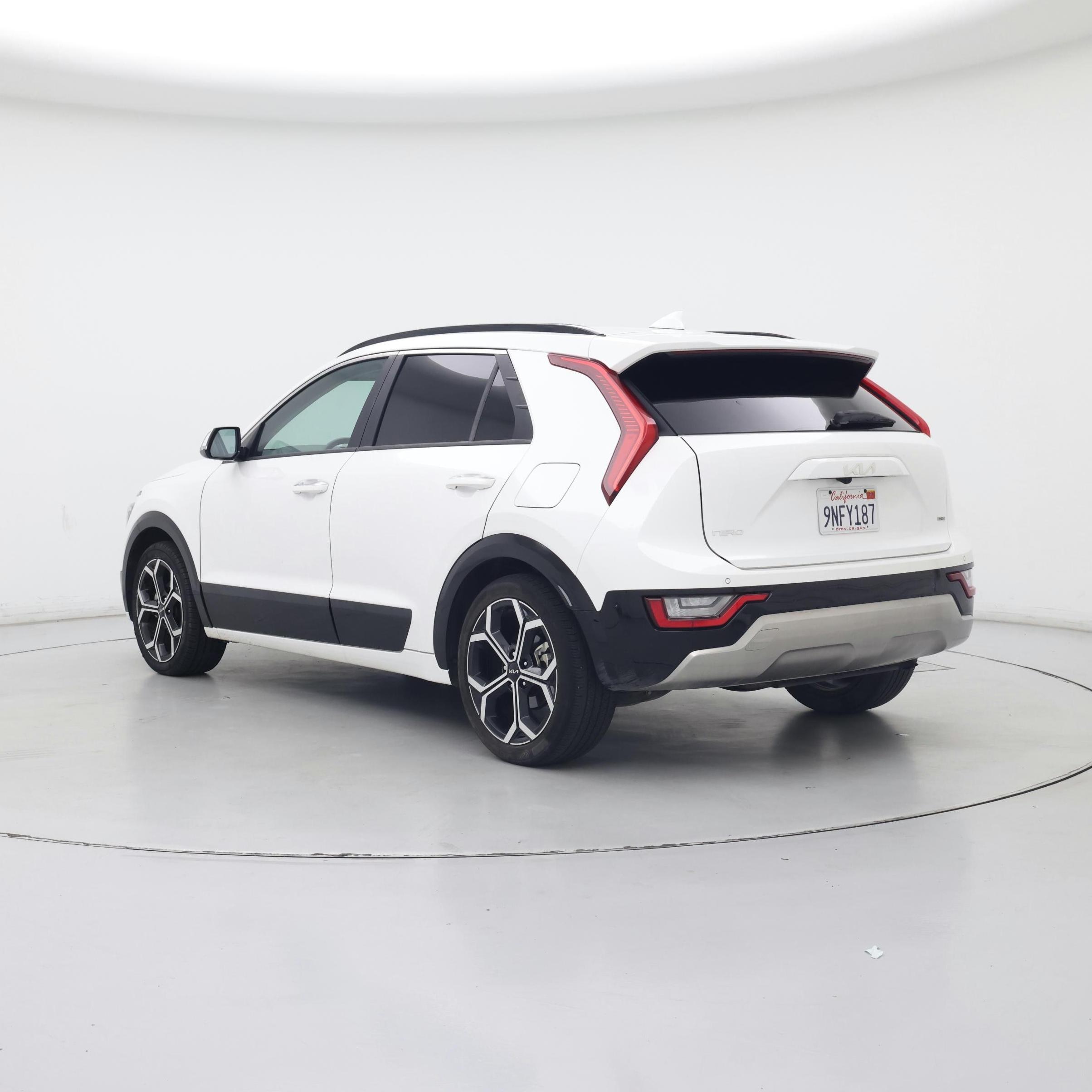 Thumbnail: 2023 Kia Niro - 2