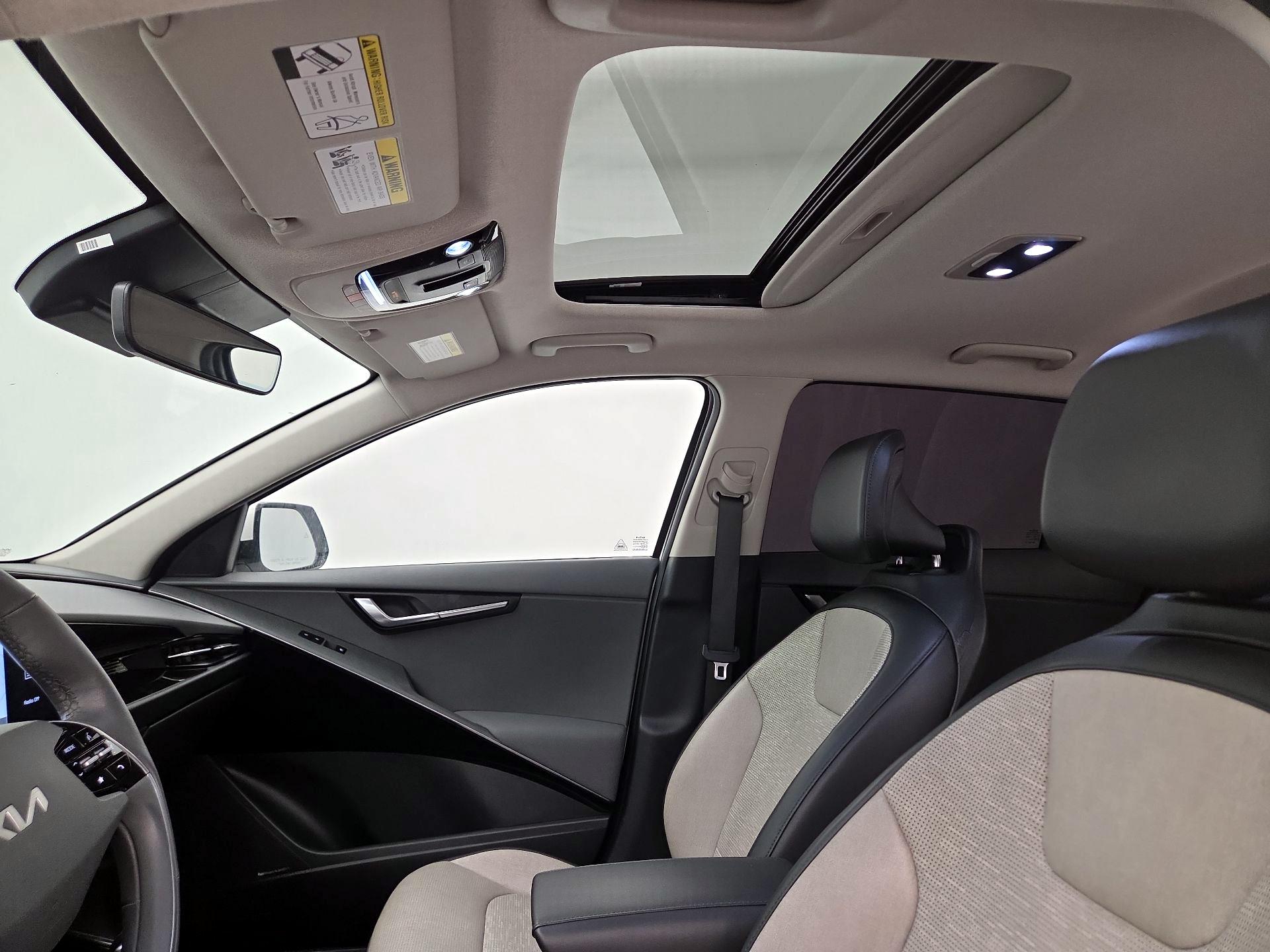 Thumbnail: 2023 Kia Niro - 20