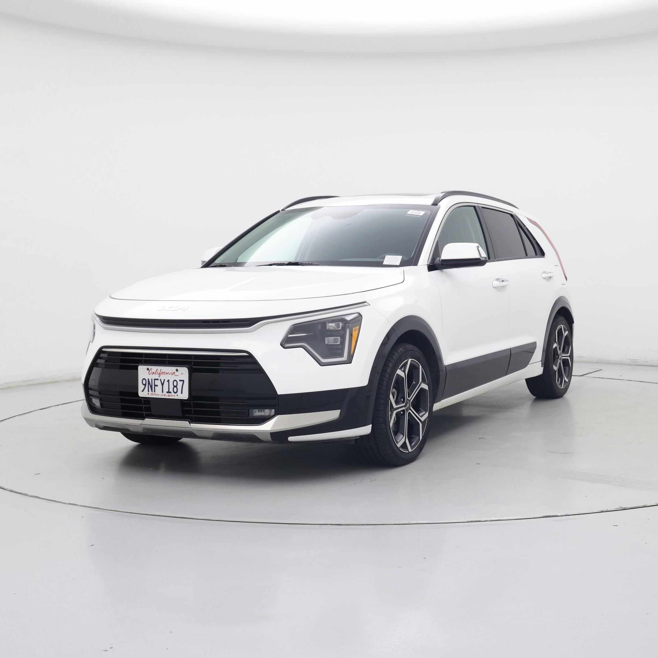 Thumbnail: 2023 Kia Niro - 4