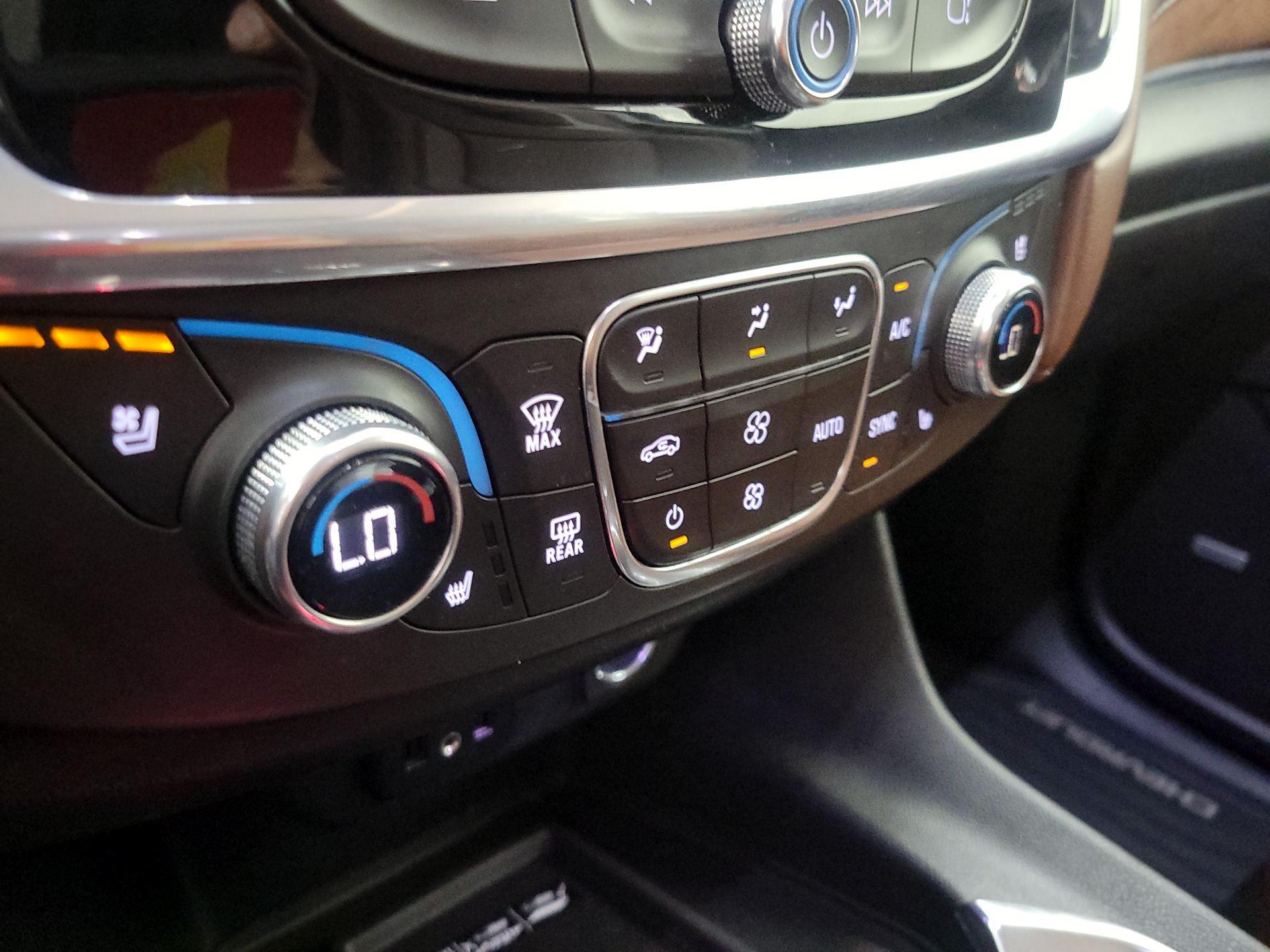 Thumbnail: 2019 Chevrolet Traverse - 16