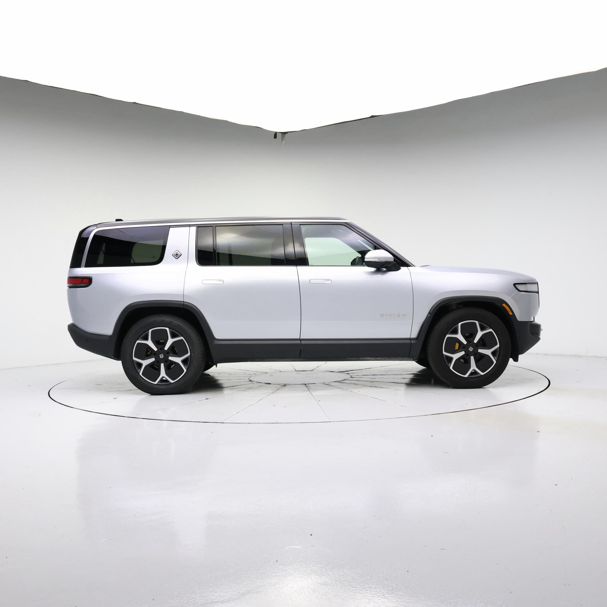 Thumbnail: 2023 Rivian R1S - 7