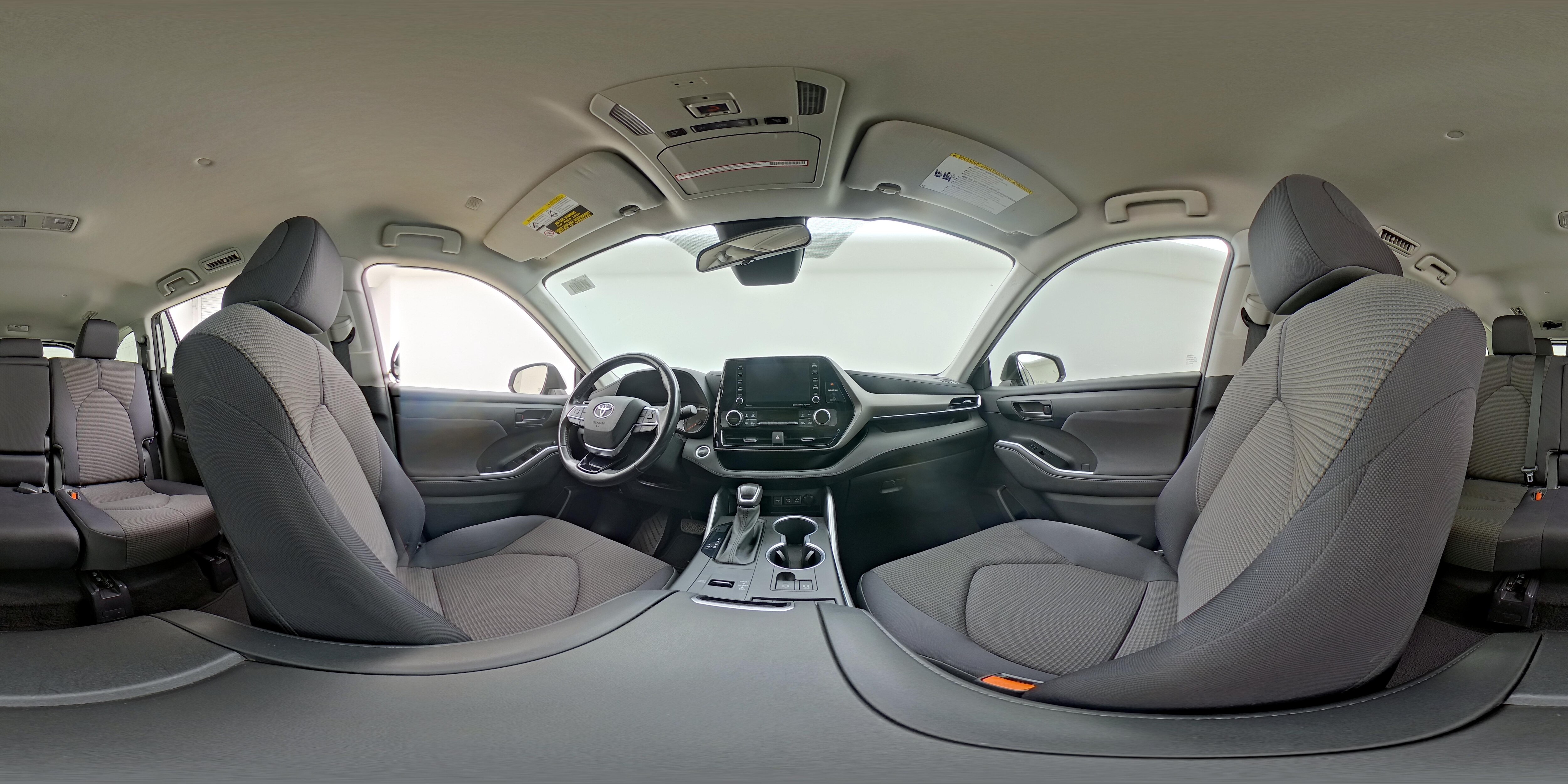 2021 Toyota Highlander LE - Photo 26