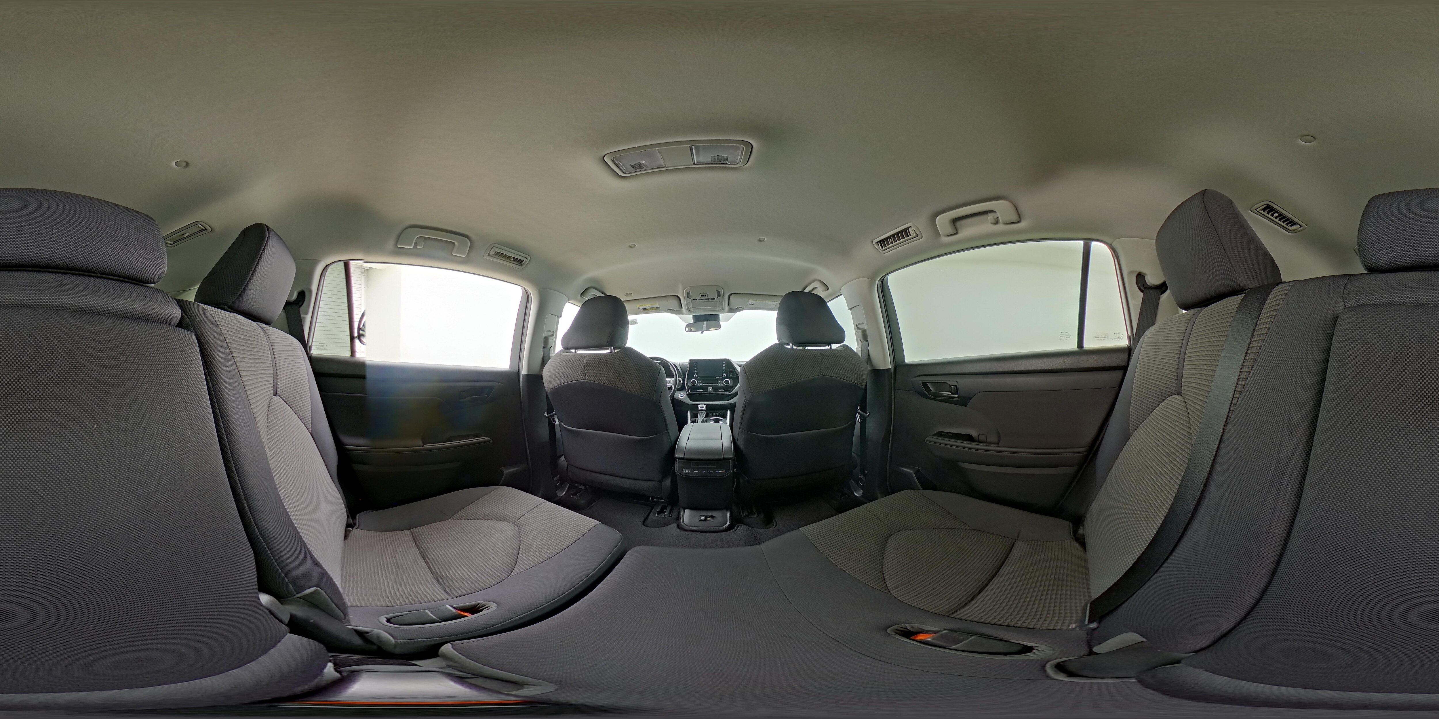 2021 Toyota Highlander LE - Photo 27