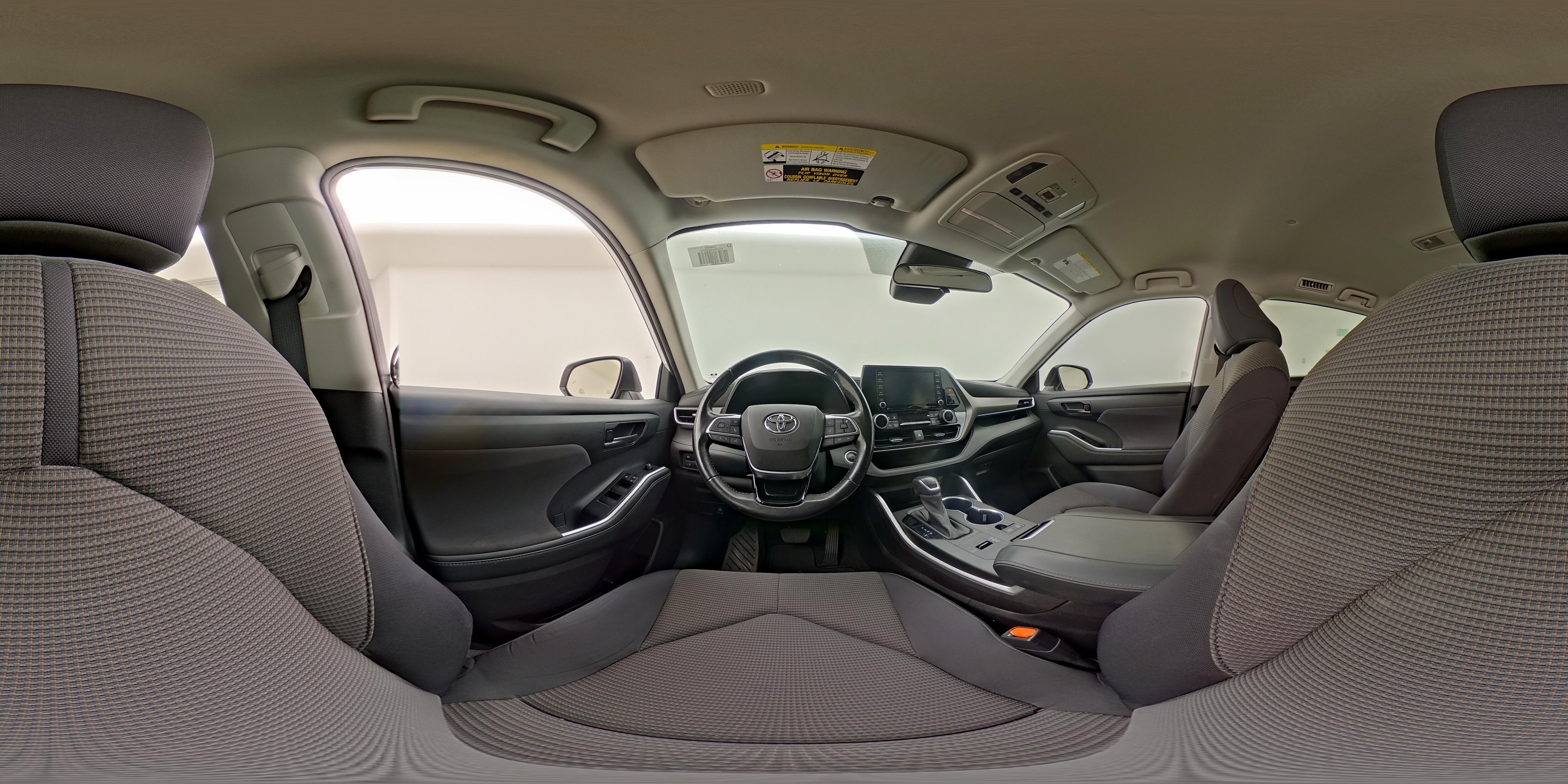 2021 Toyota Highlander LE - Photo 28
