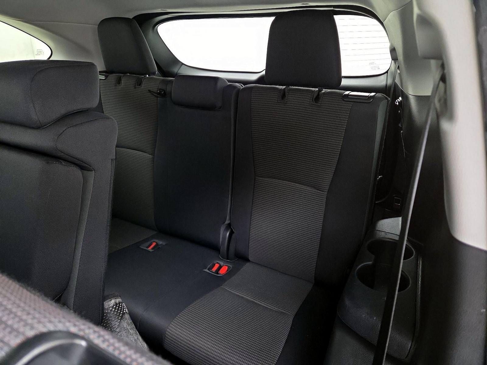 2021 Toyota Highlander LE - Photo 21
