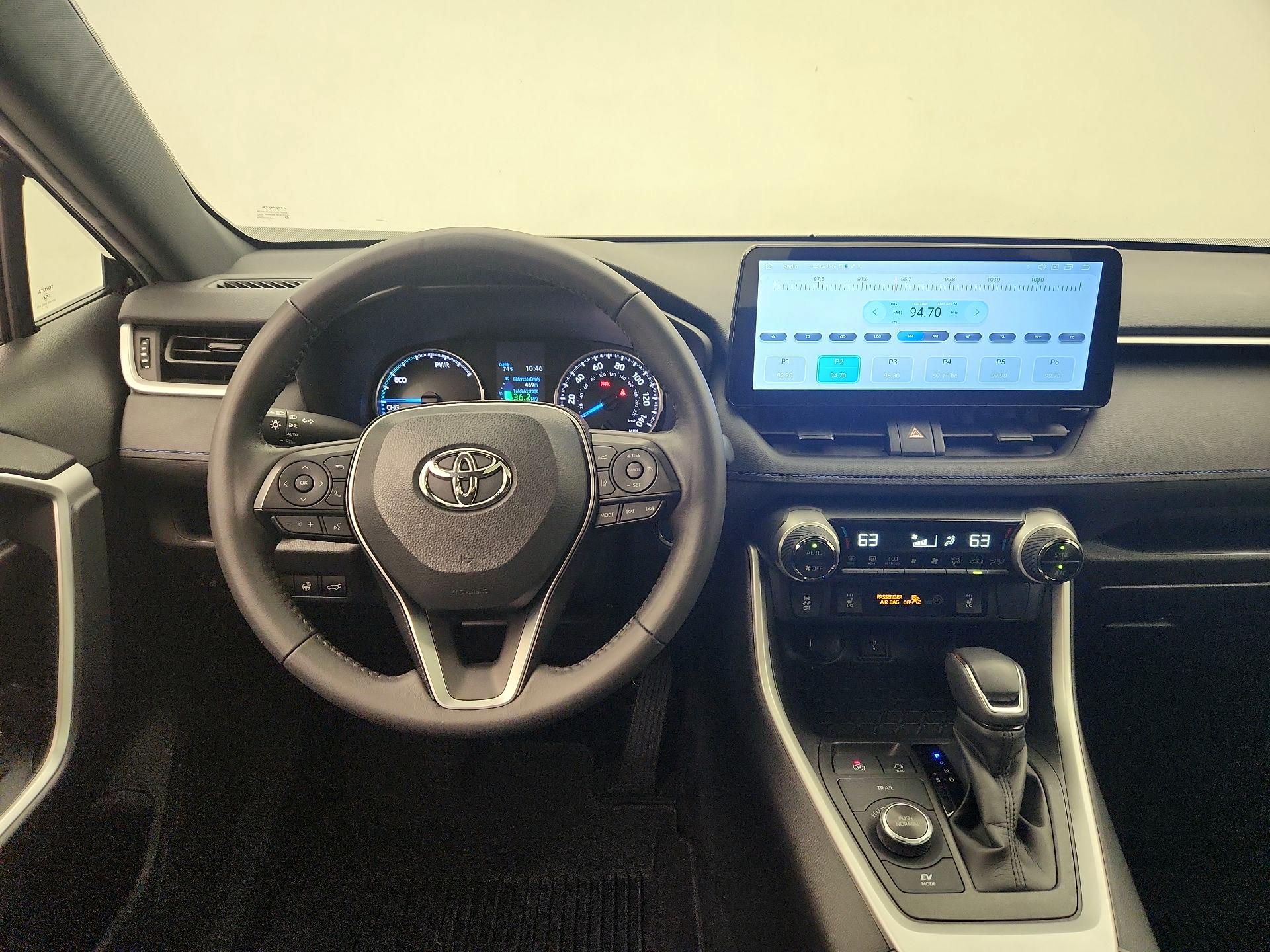 Thumbnail: 2022 Toyota RAV4 - 10