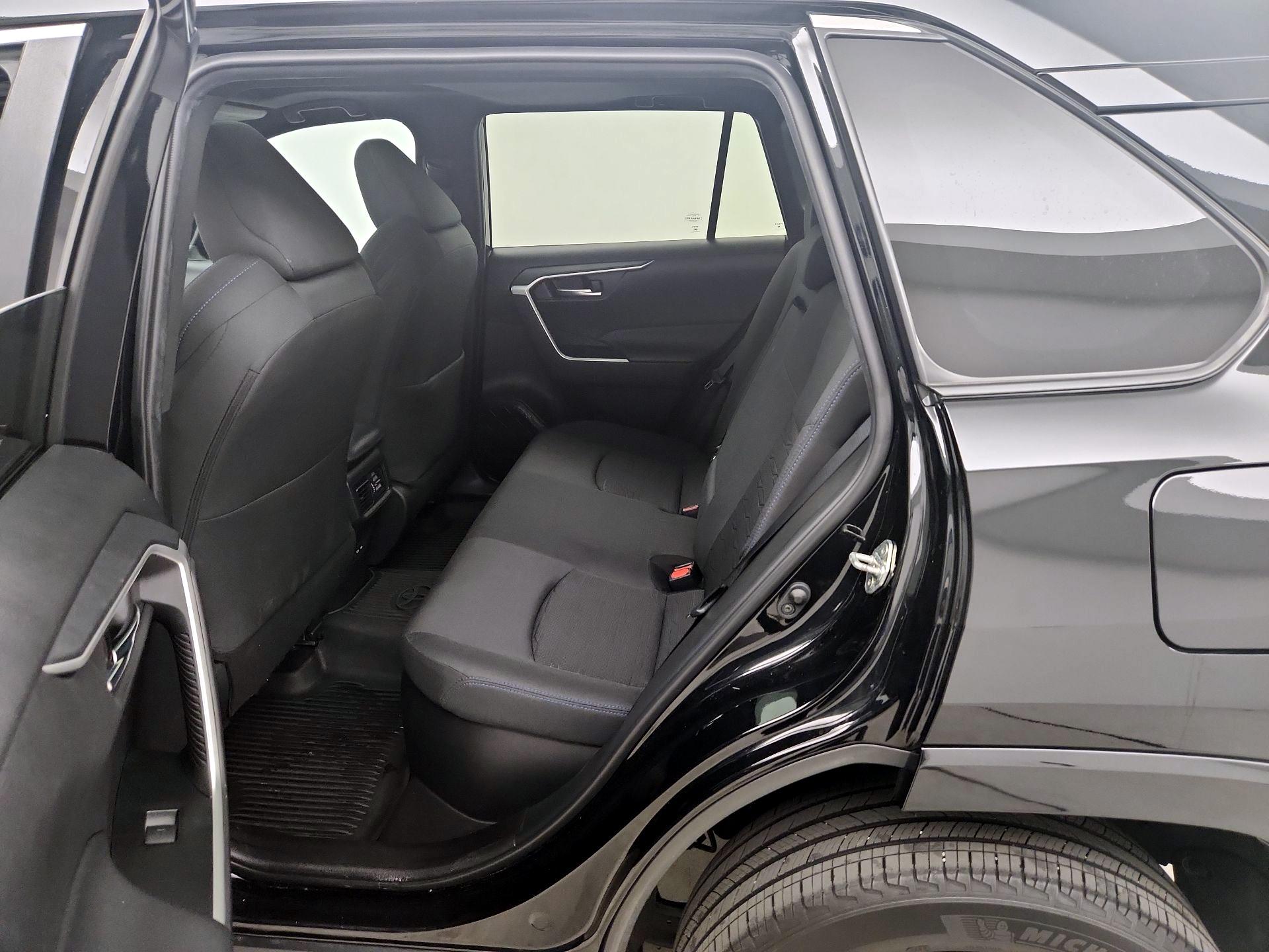 Thumbnail: 2022 Toyota RAV4 - 20