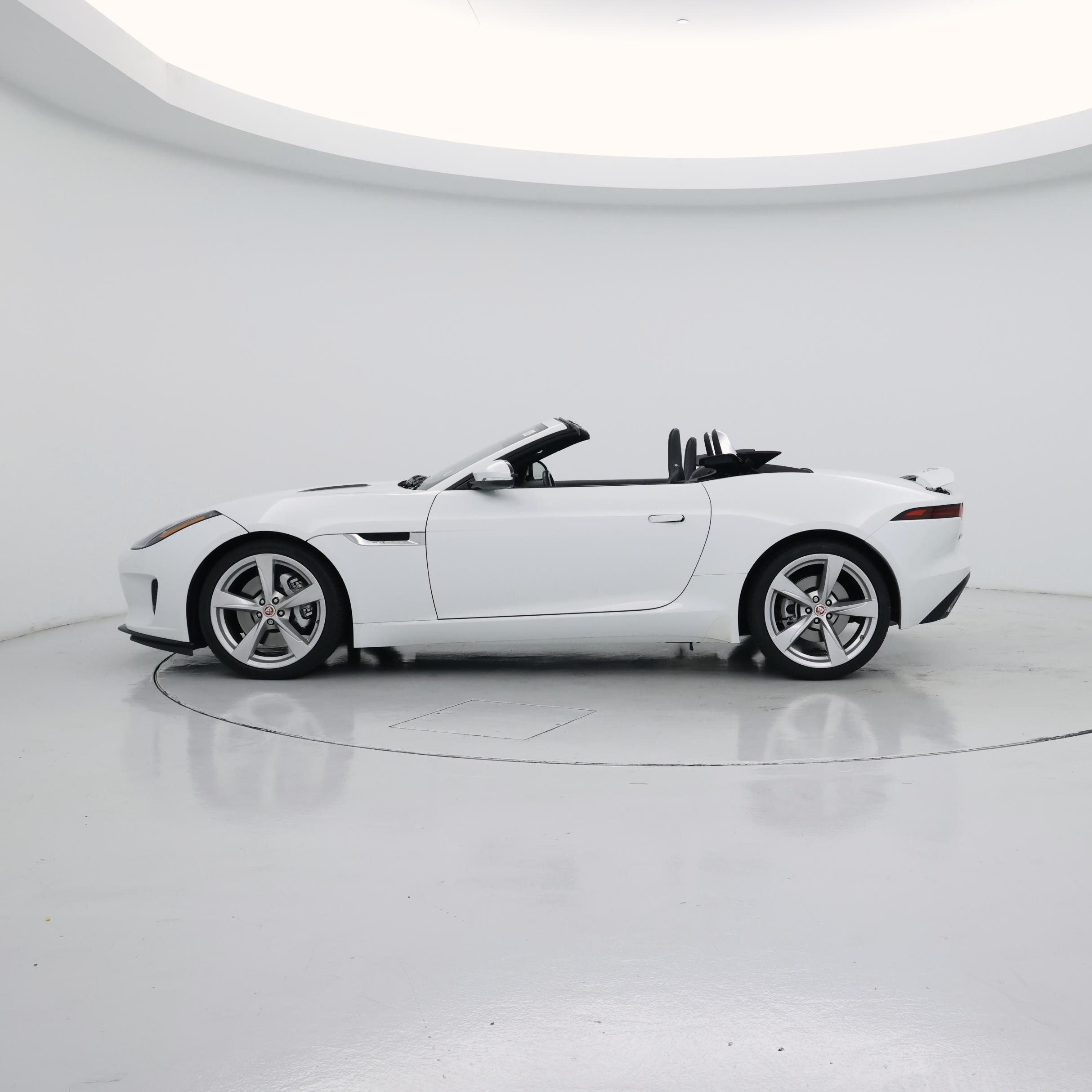 Thumbnail: 2018 Jaguar F-Type - 3